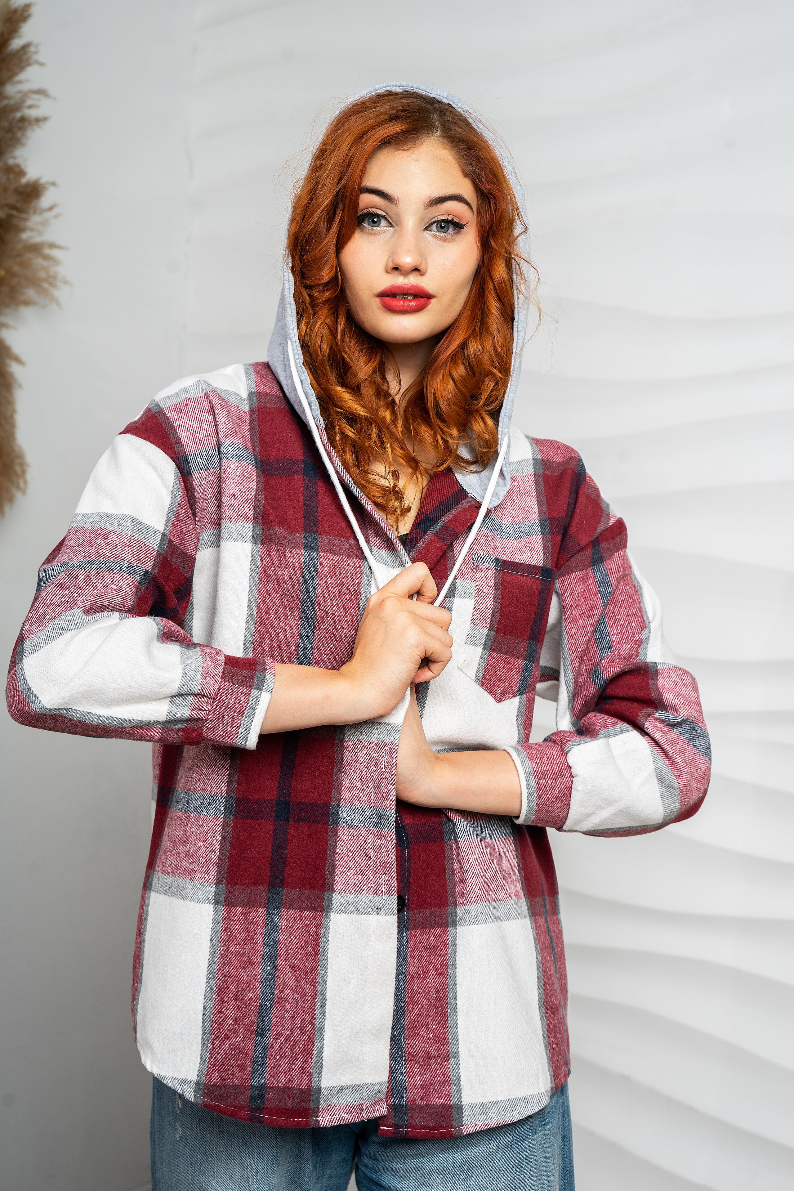 Предметное фото женской одежды - комфорт и мода для каждого случая.