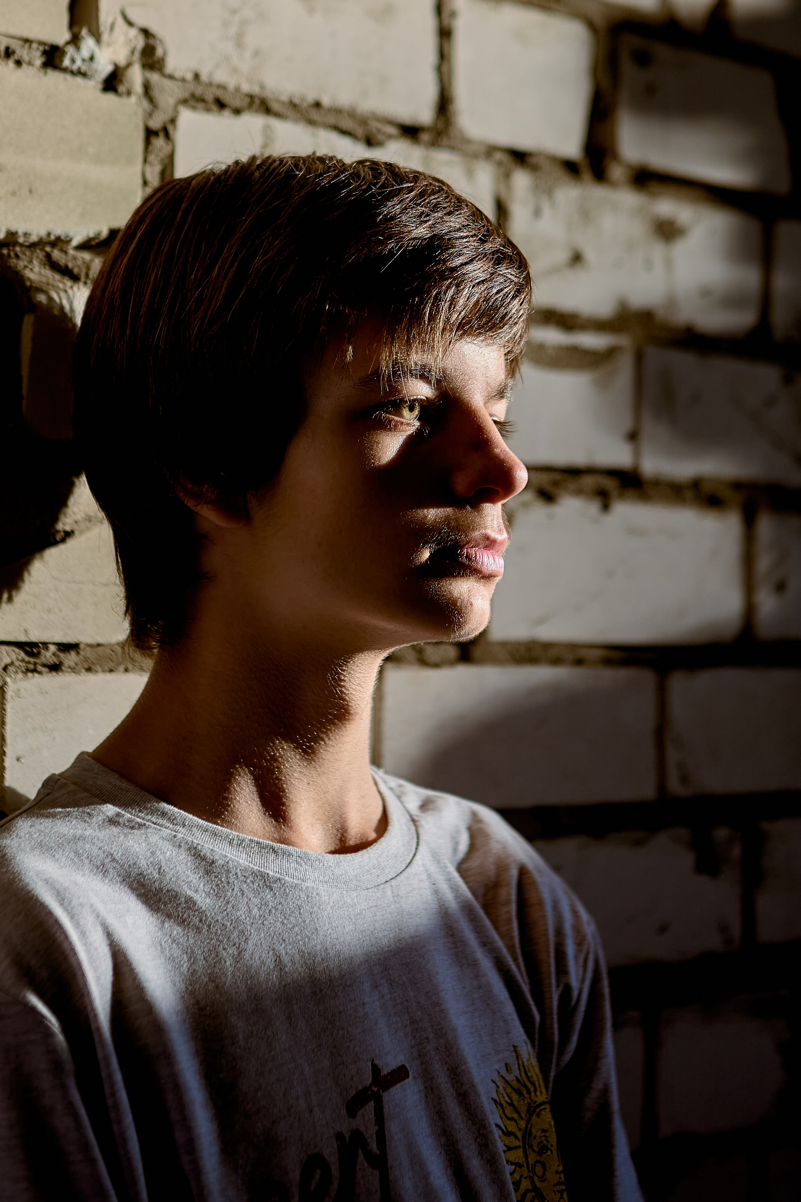 Творческая работа прогулка в заброшенном здании Деловой портрет в стенах заброшенного здания фото Николай Голованов