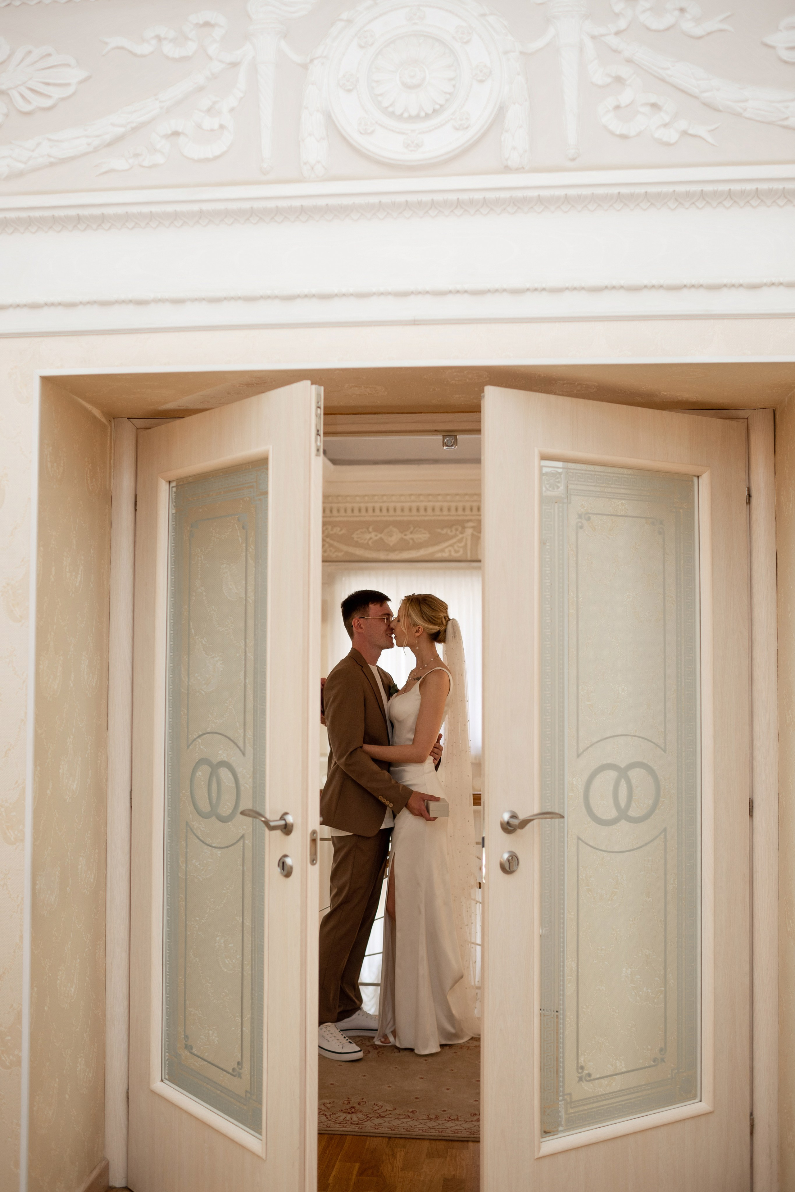 Регистрация брака в загсе Адмиралтейского района. Свадебный фотограф Кирилл Белый