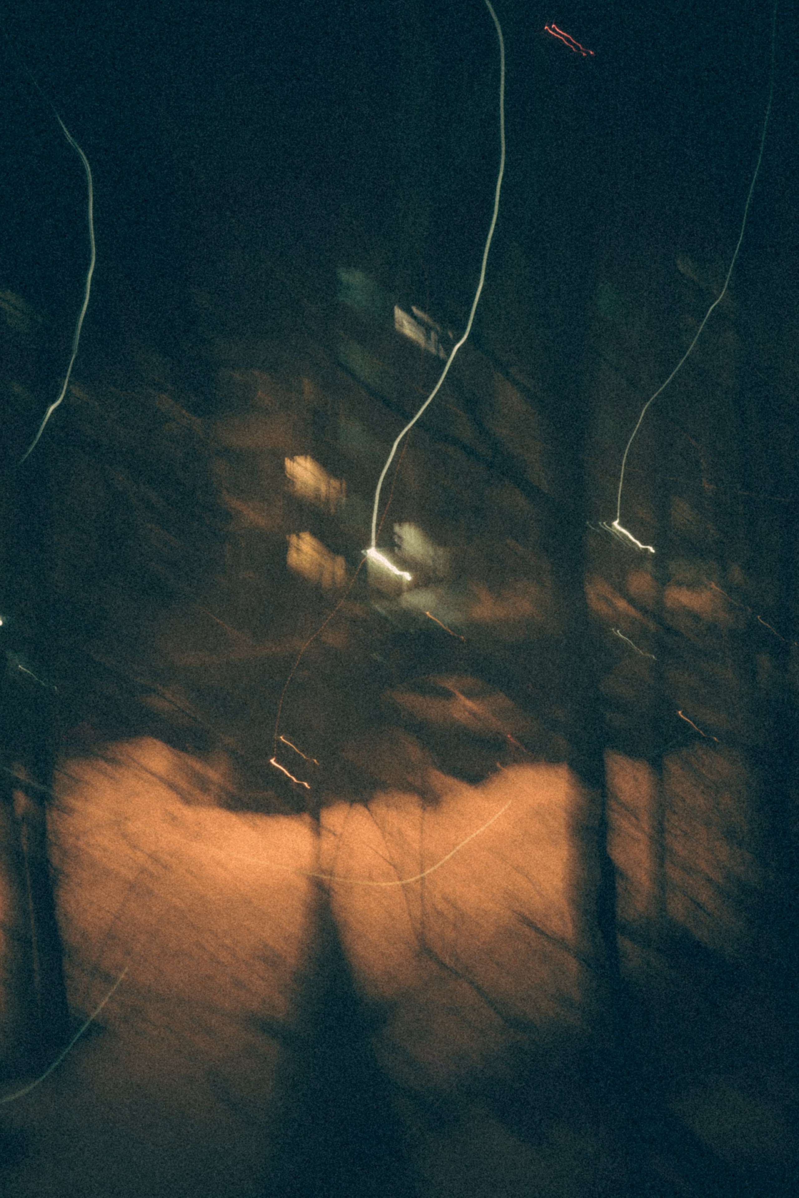 И что-то меняется. Дарья Равель — экспериментальная и аналоговая фотография, видео-арт, ручная печать