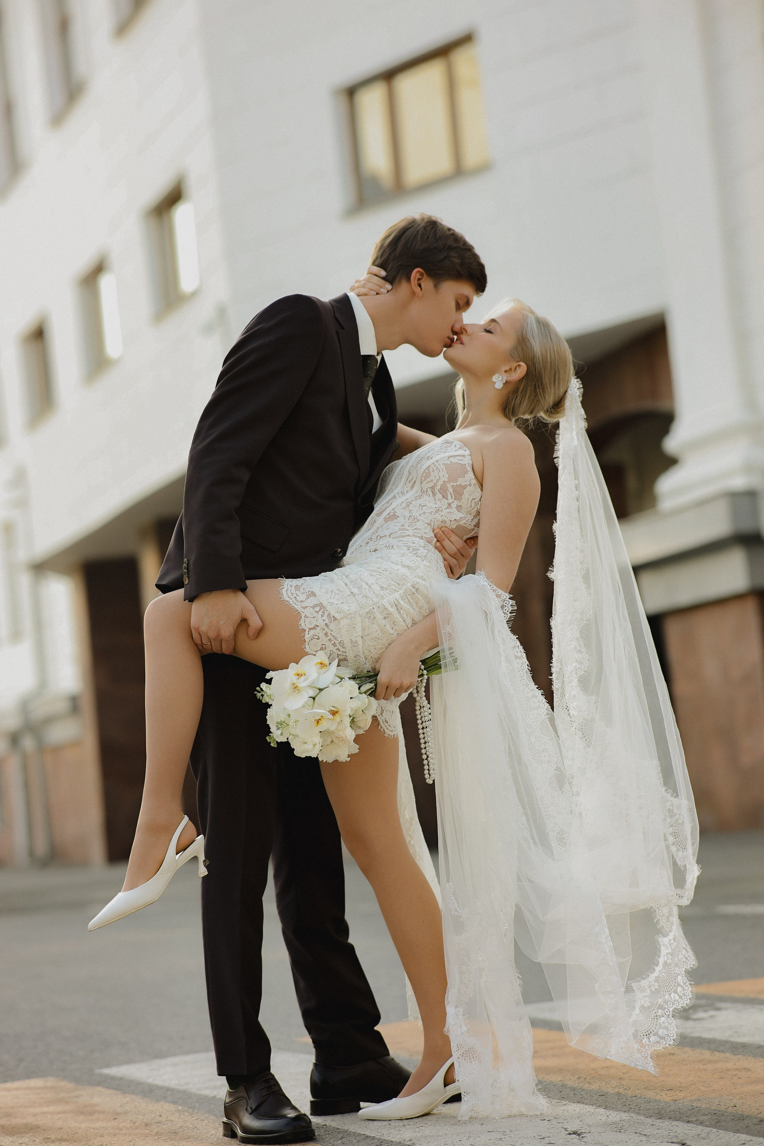 Романтическая свадебная фотосессия, пара, поцелуй, любовь, фотограф Кемерово