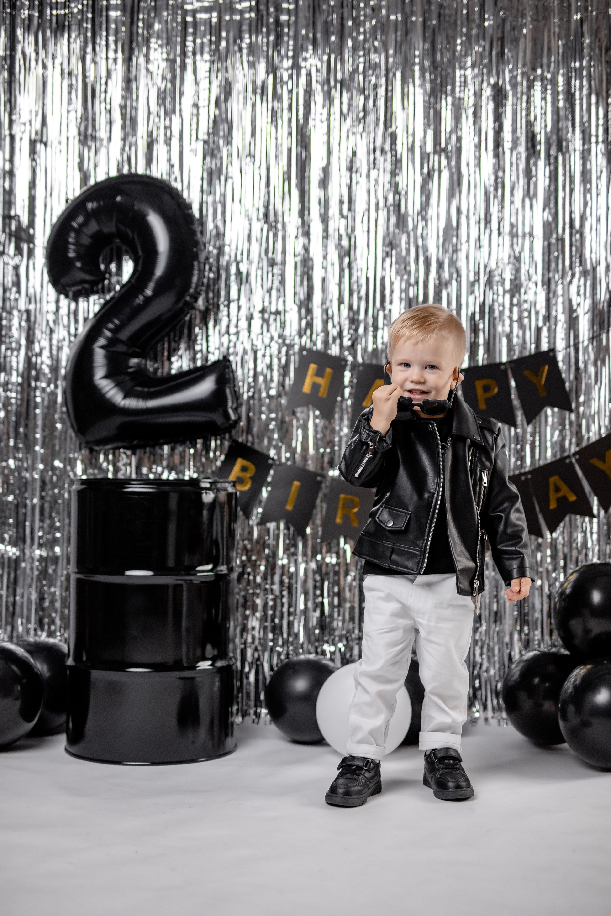Стилизованная фотосессия в студии на день рождения ребёнка