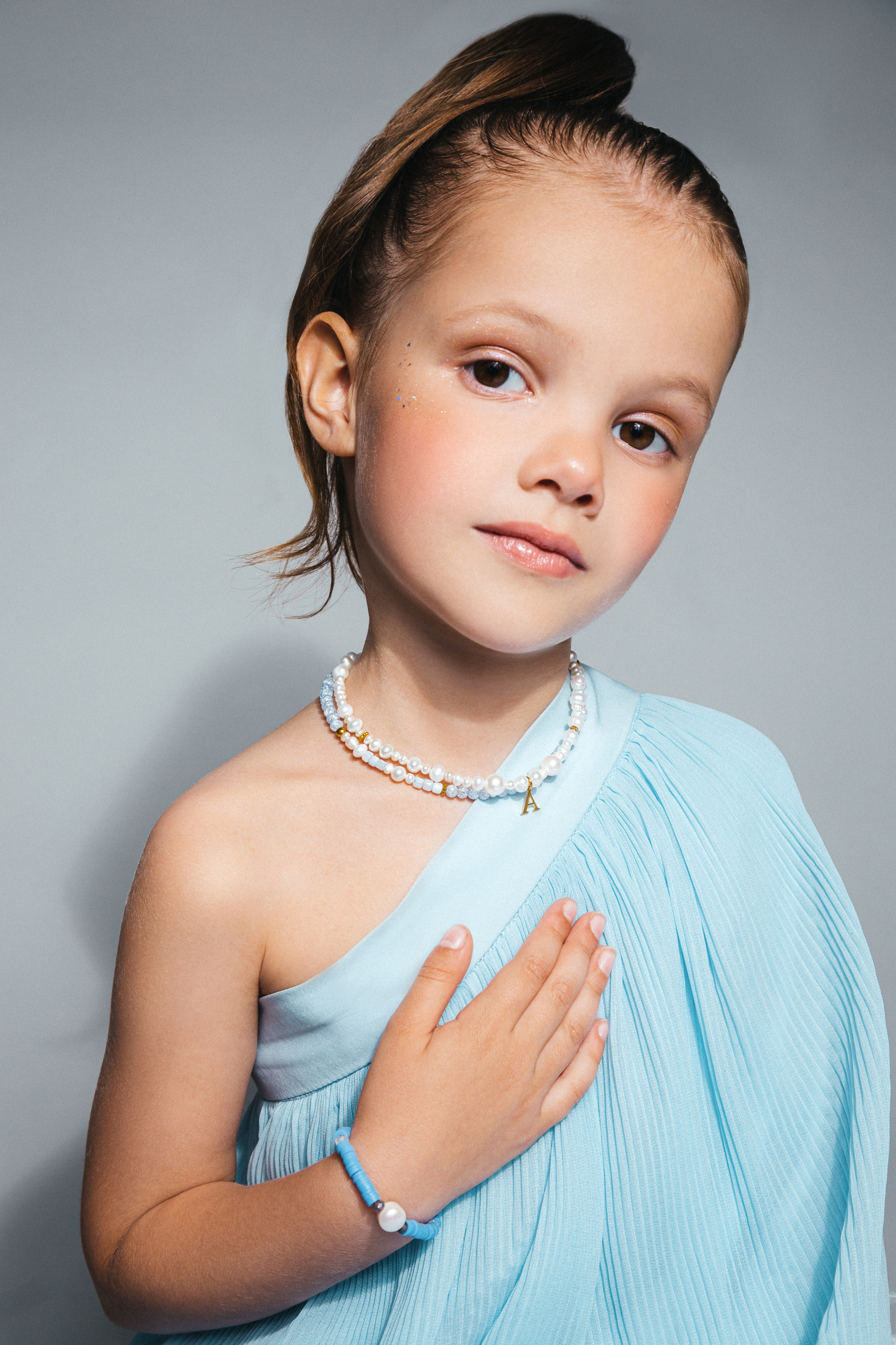 Красивая съёмка для бренда небанальных украшений. Света Полетаева Москва