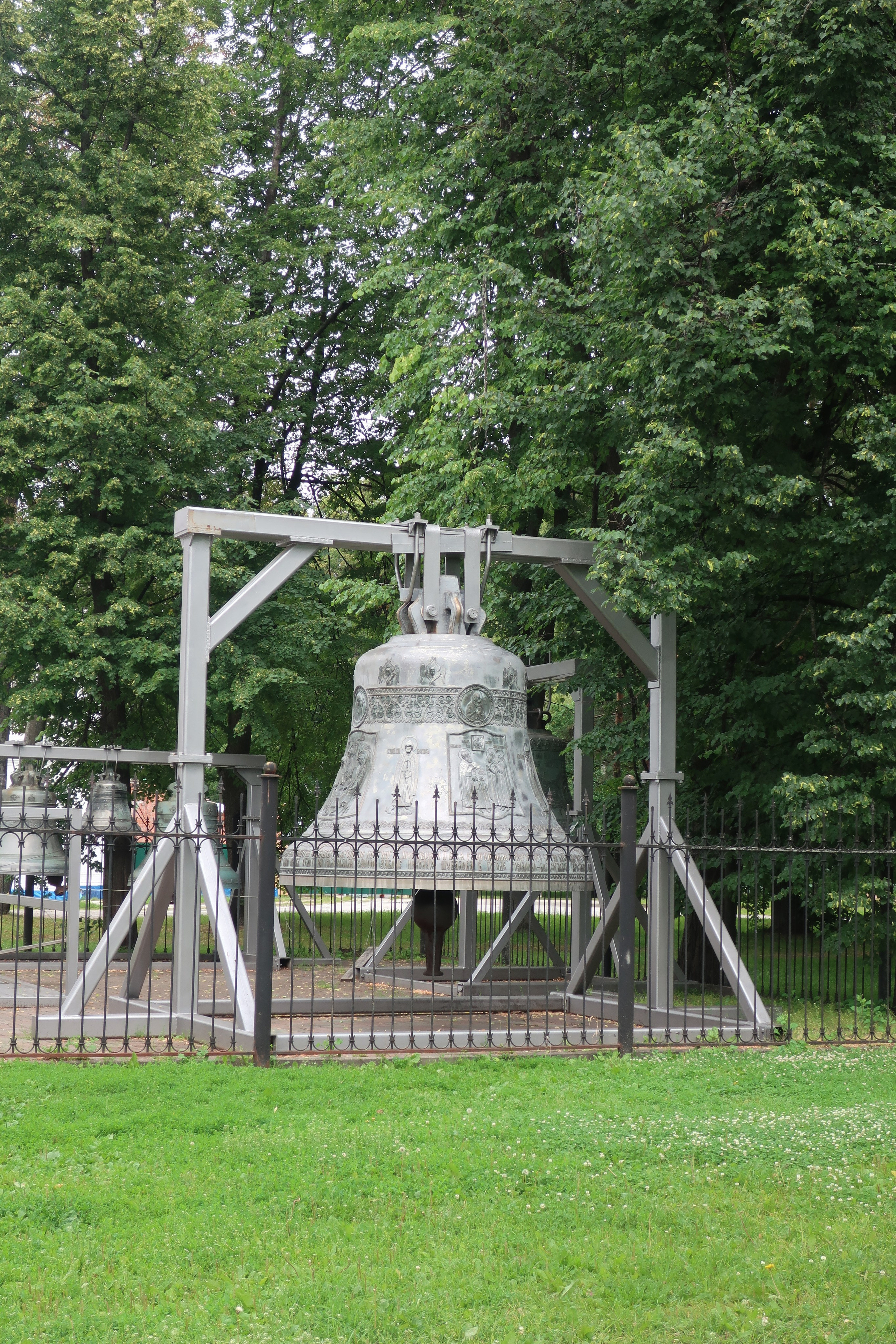 Летняя фотопрогулка по Ярославлю: кремль и виды на город с колокольни. Проект «Фотокладовка»: блог уличной фотографии в формате street photo