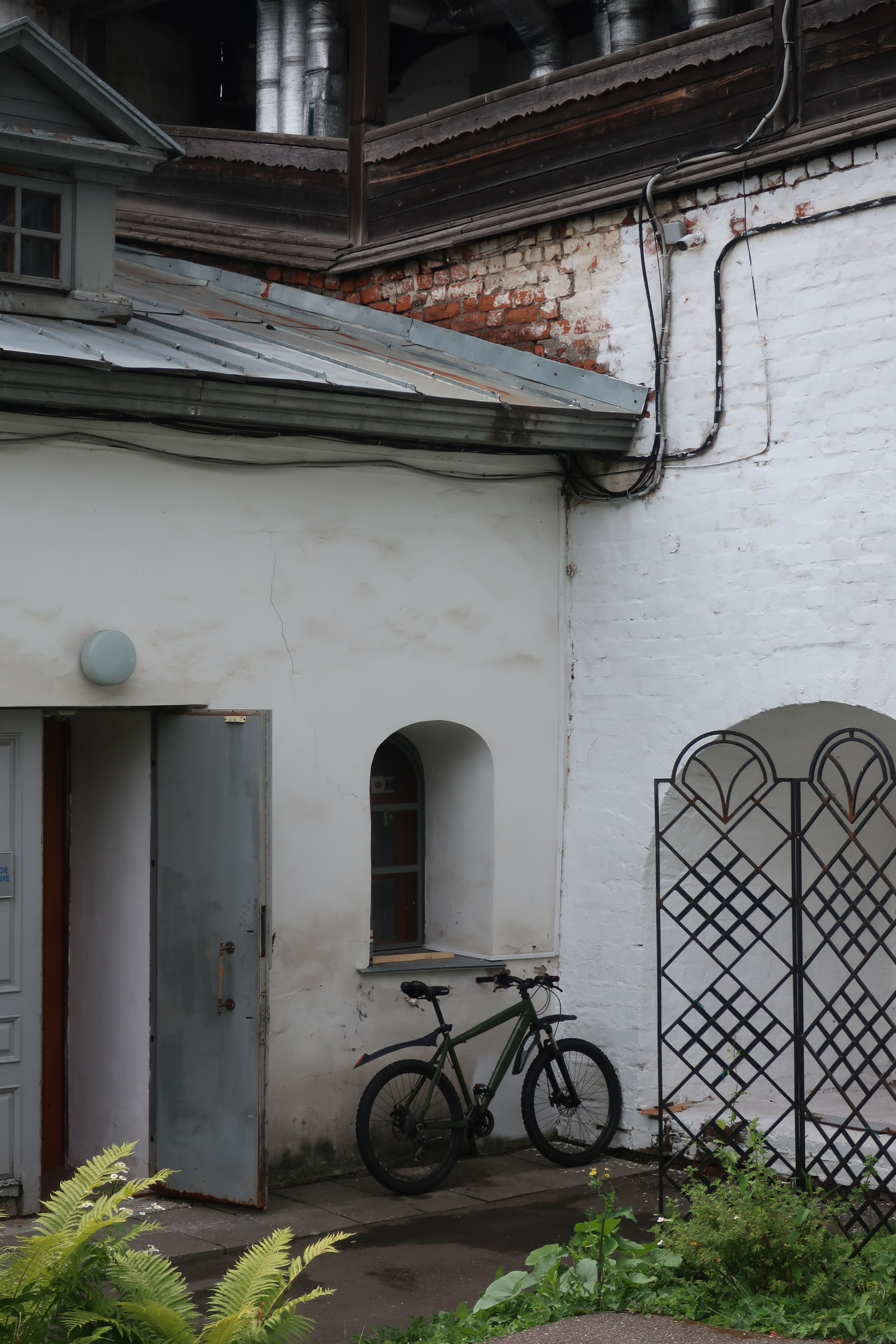 Летняя фотопрогулка по Ярославлю: кремль и виды на город с колокольни. Проект «Фотокладовка»: блог уличной фотографии в формате street photo