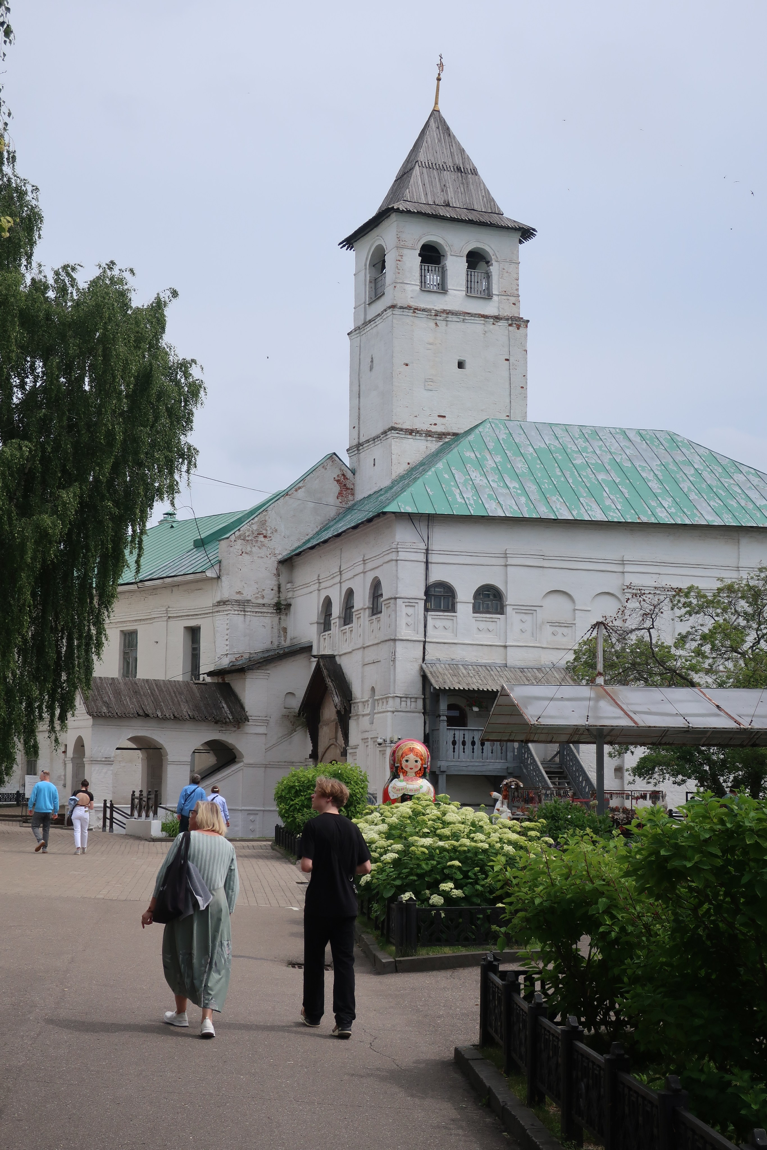 Летняя фотопрогулка по Ярославлю: кремль и виды на город с колокольни. Проект «Фотокладовка»: блог уличной фотографии в формате street photo