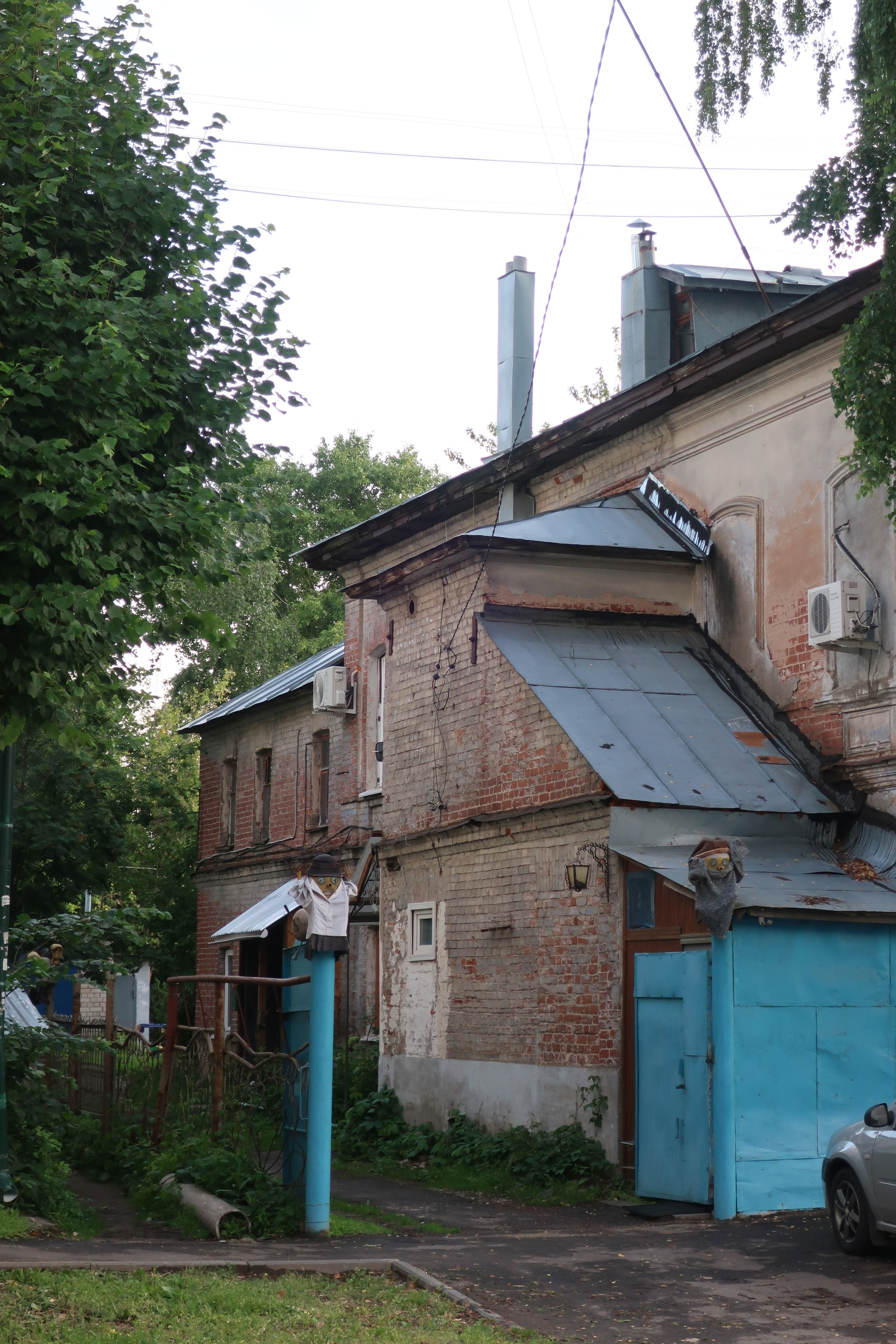 Фотопрогулка по дождливой Костроме, ч.2: улицы города и дворы. Проект «Фотокладовка»: блог уличной фотографии в формате street photo