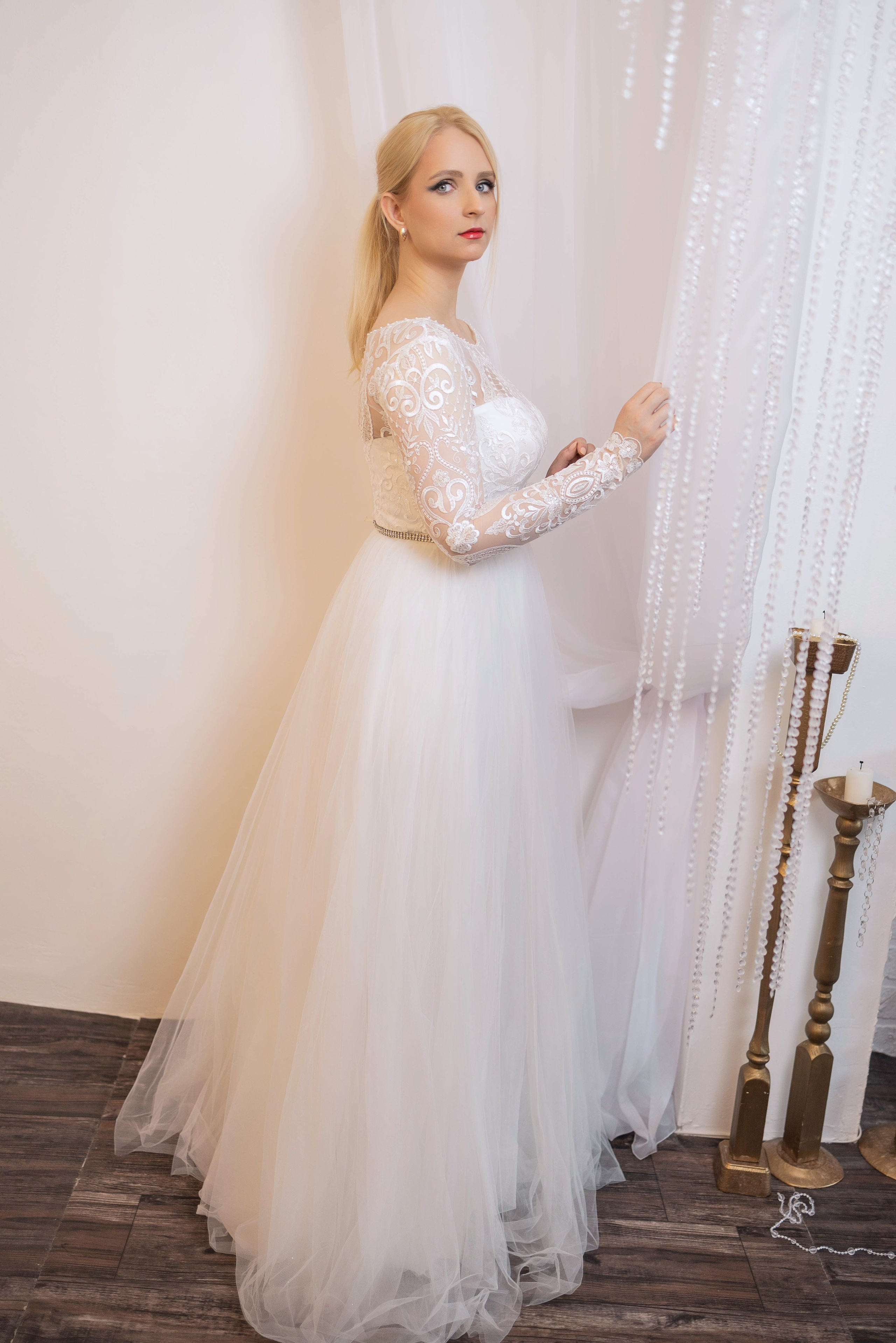 Длинные платья. Интерьерная фотостудия Background в Омске