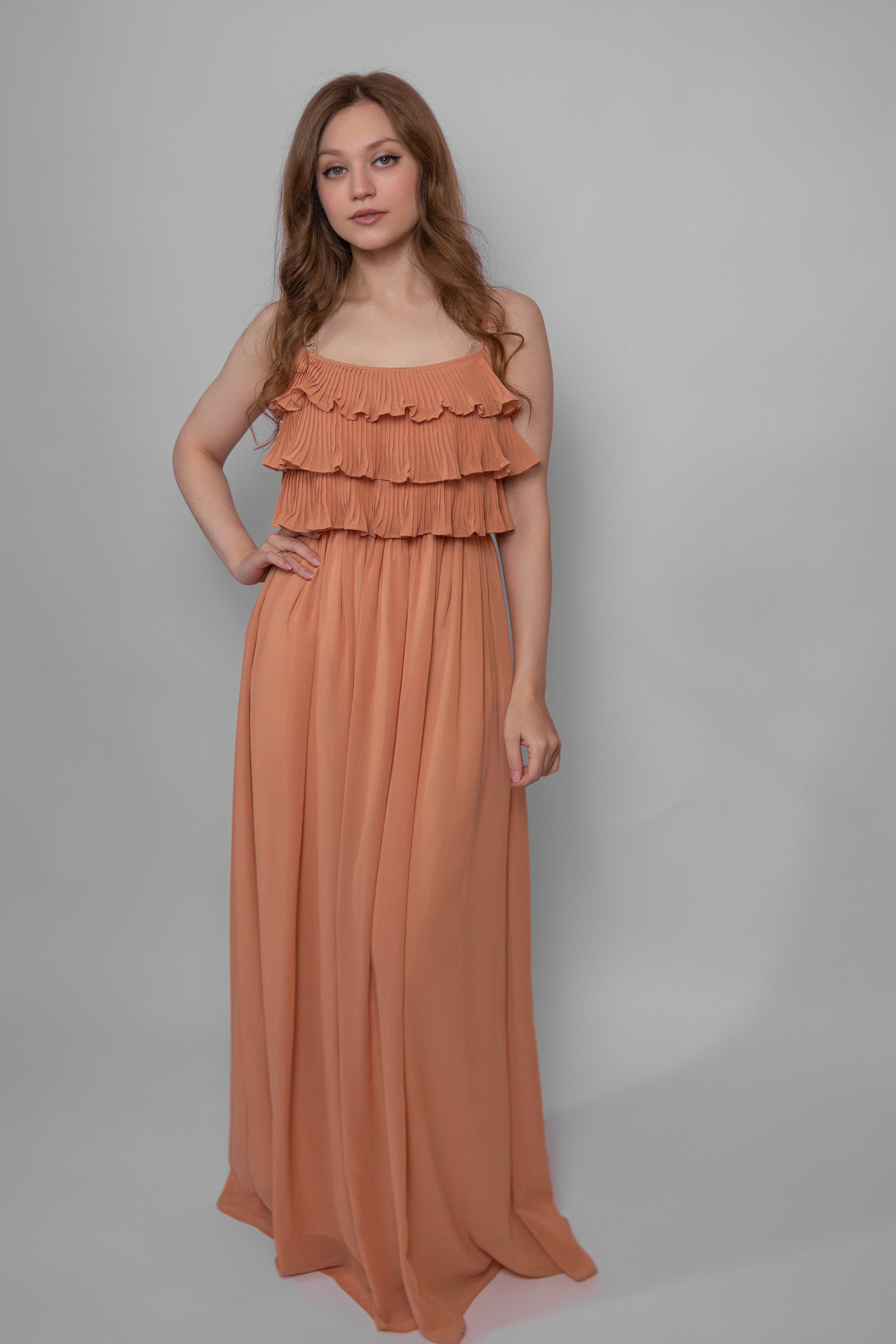 Длинные платья. Интерьерная фотостудия Background в Омске