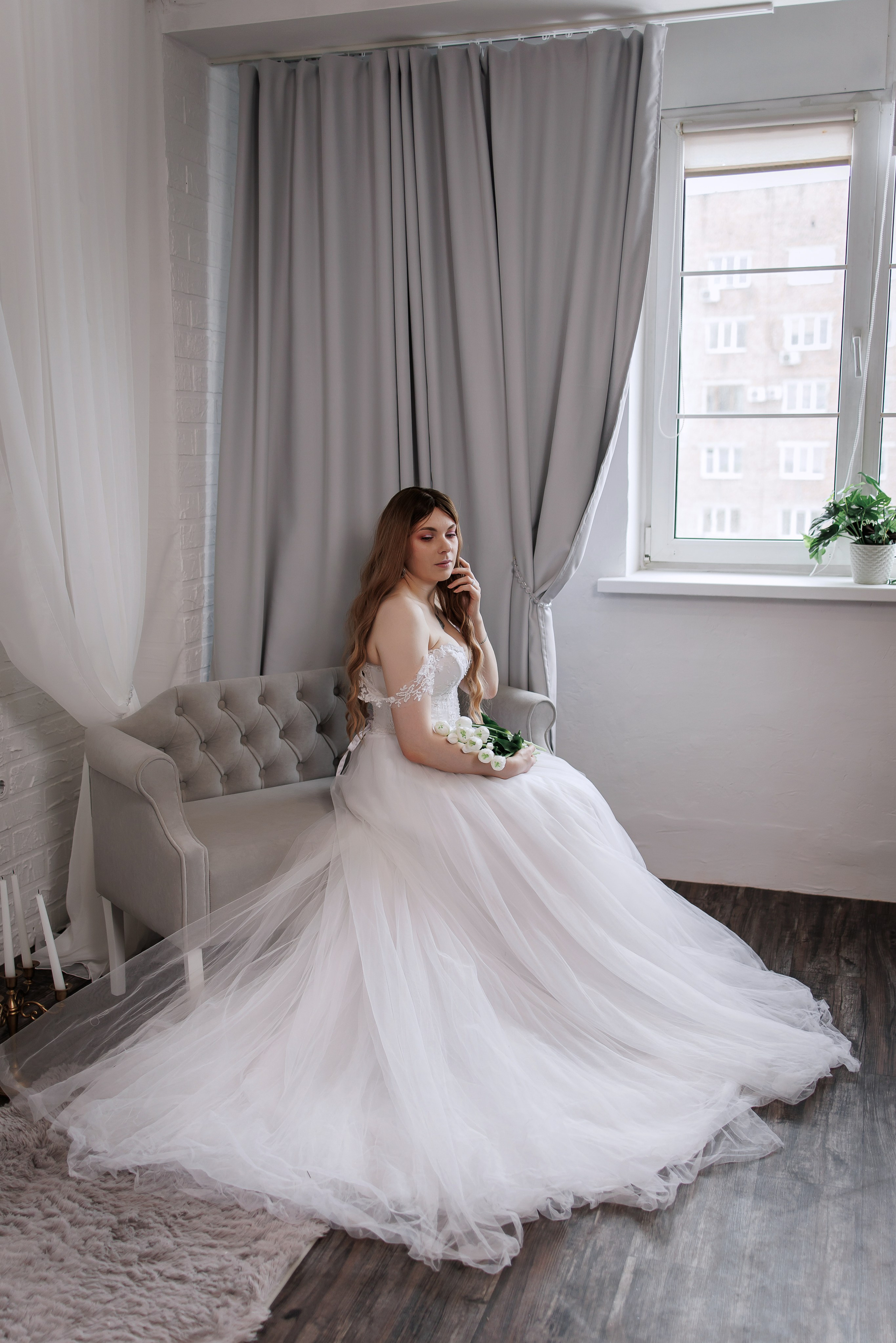 Длинные платья. Интерьерная фотостудия Background в Омске