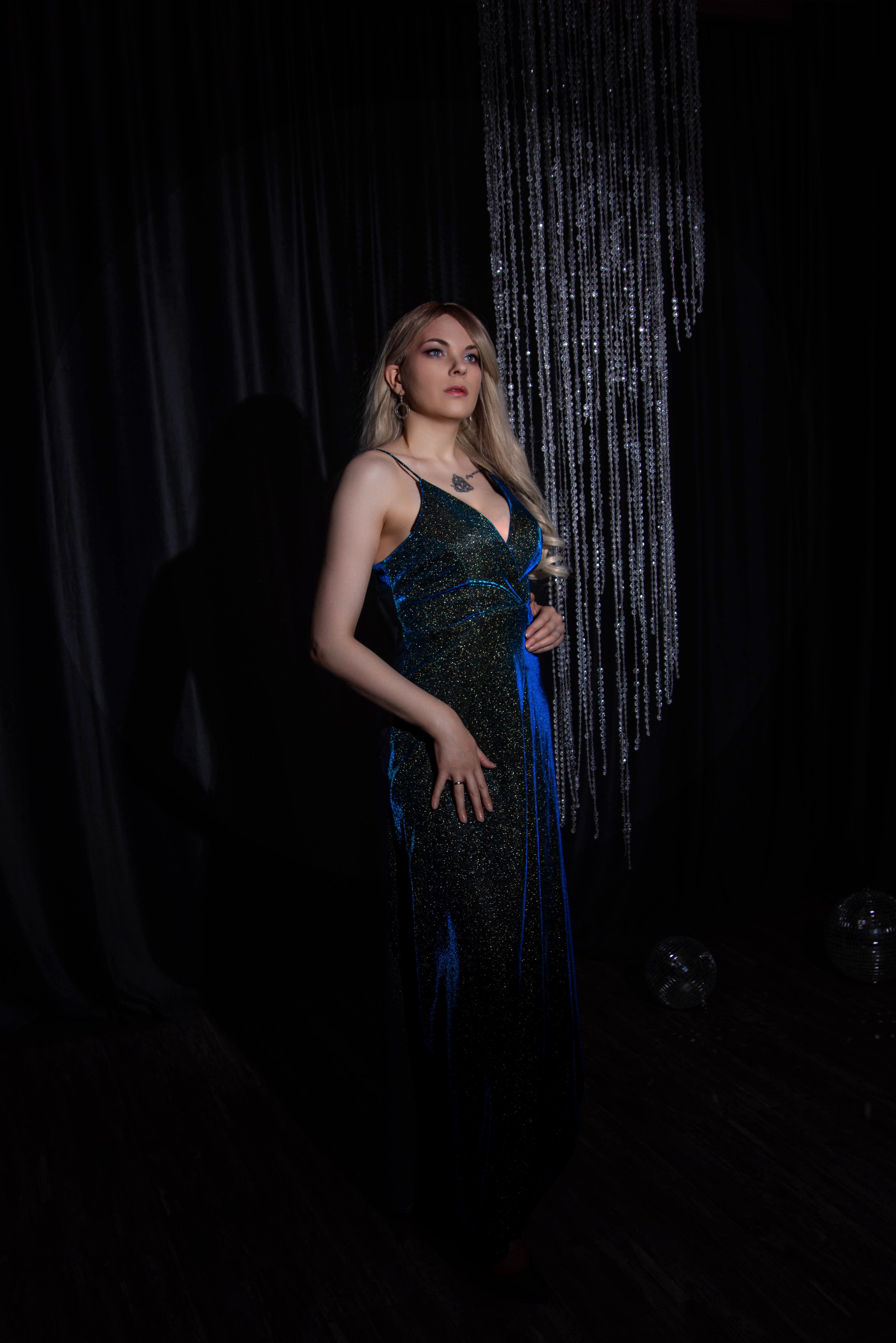 Длинные платья. Интерьерная фотостудия Background в Омске