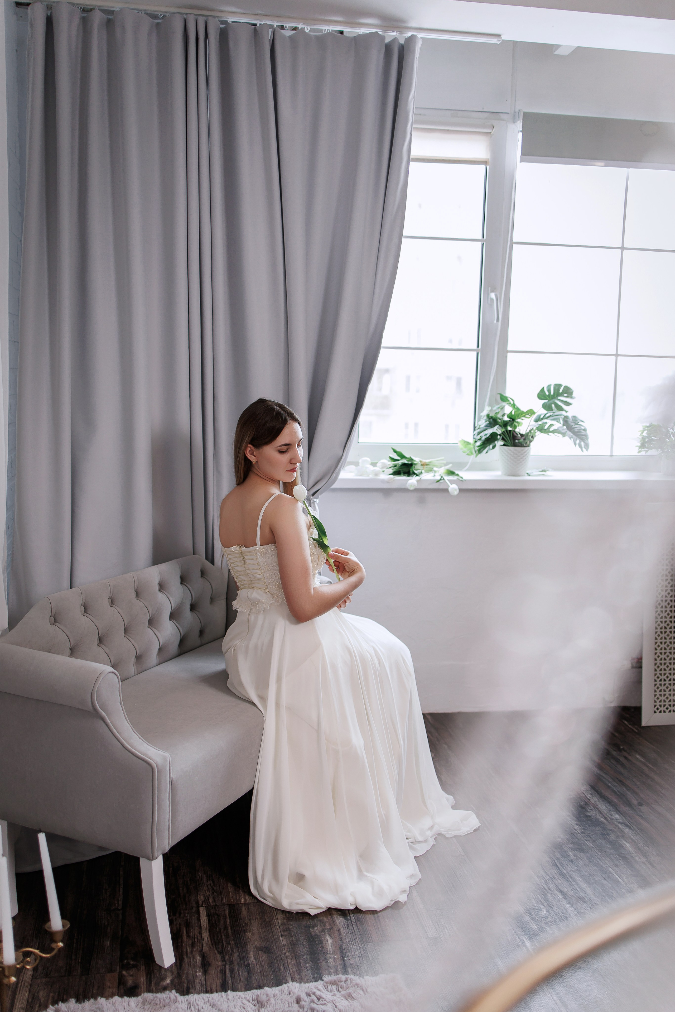 Длинные платья. Интерьерная фотостудия Background в Омске