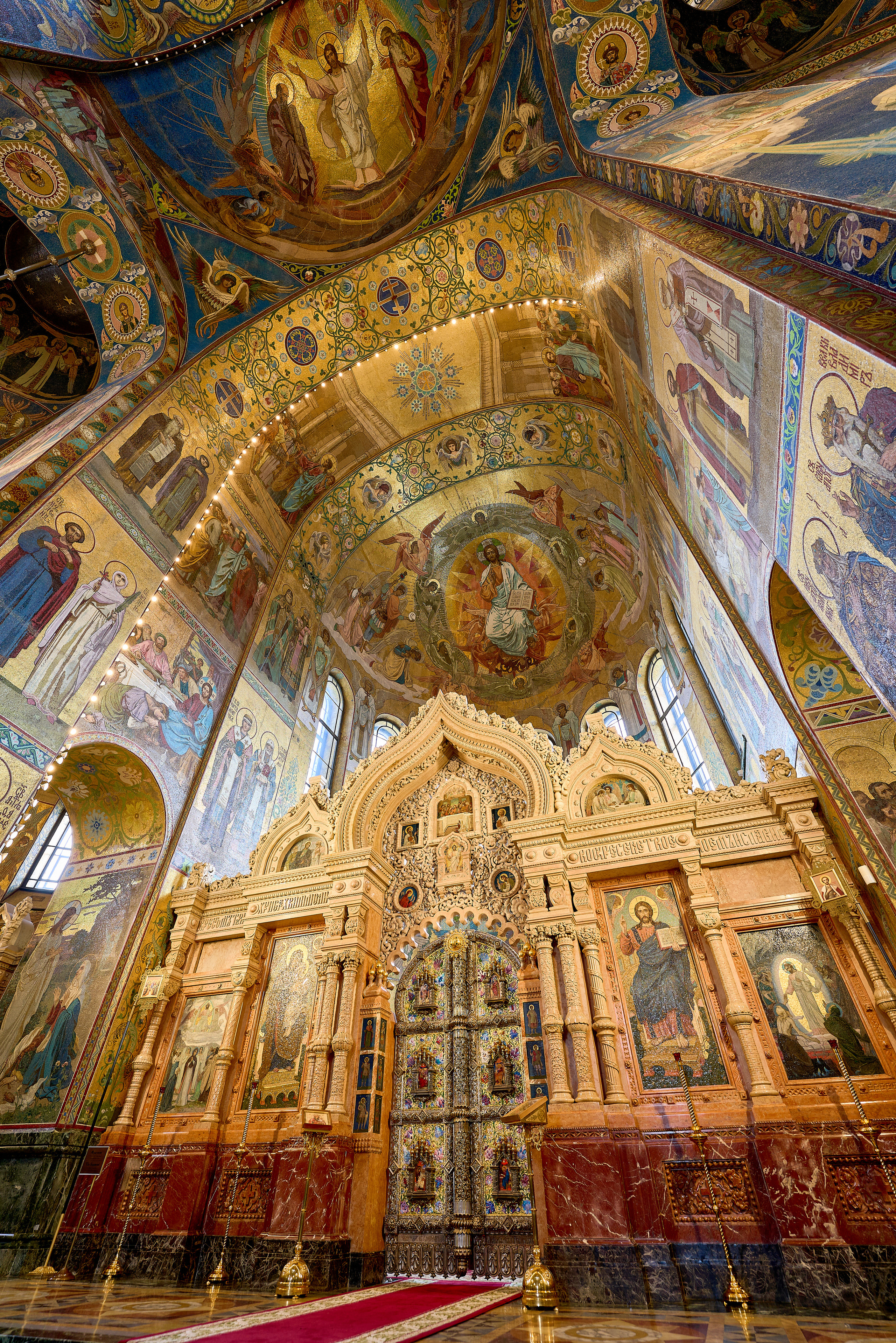 Интерьеры храма Спас на Крови