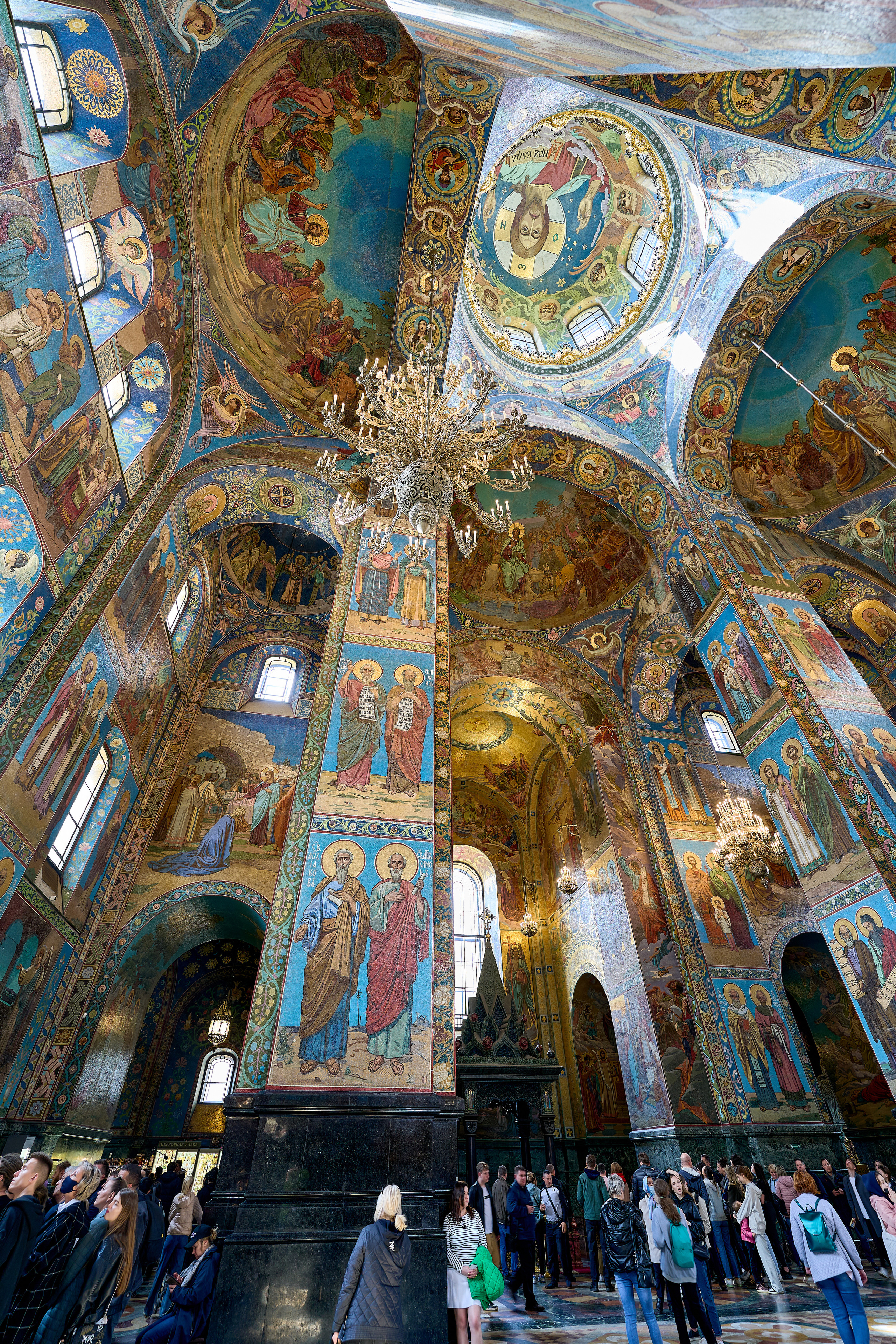 Интерьеры храма Спас на Крови