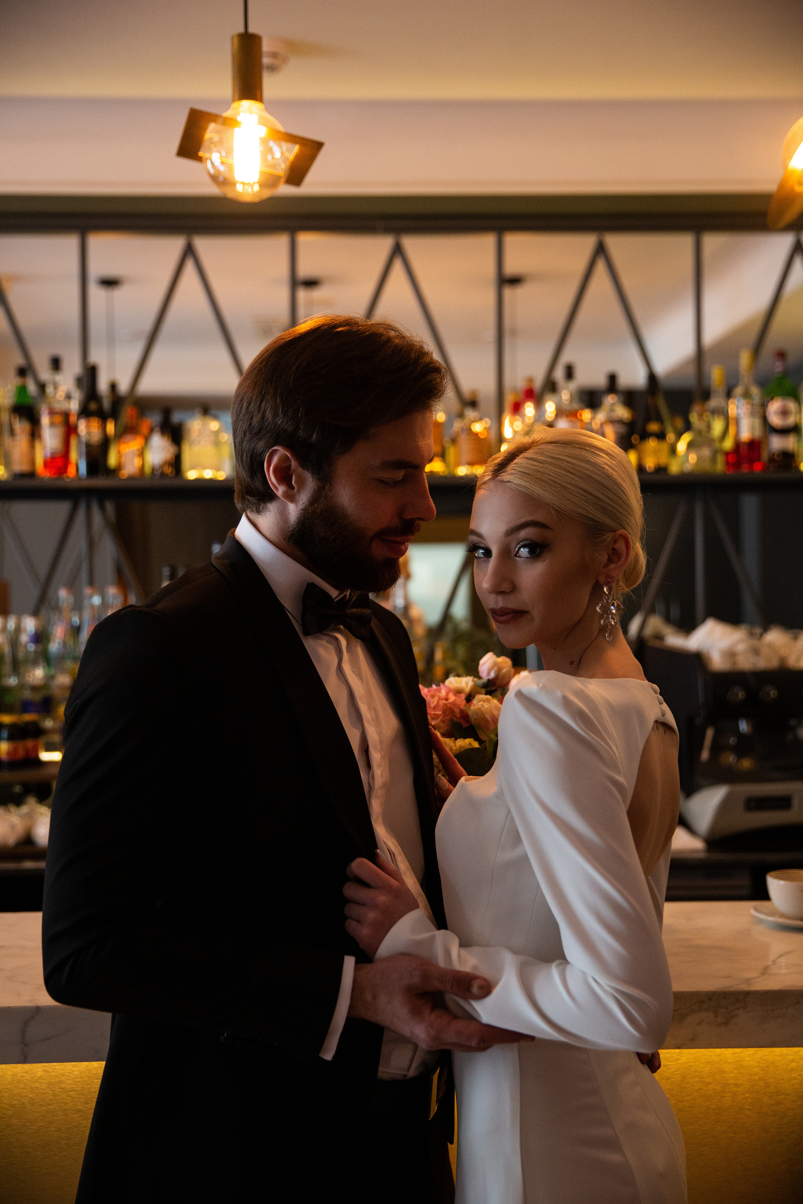 Wedding. Bride and groom — morning at the hotel. Visual artist, photographer Liana Darenskaya, Moscow