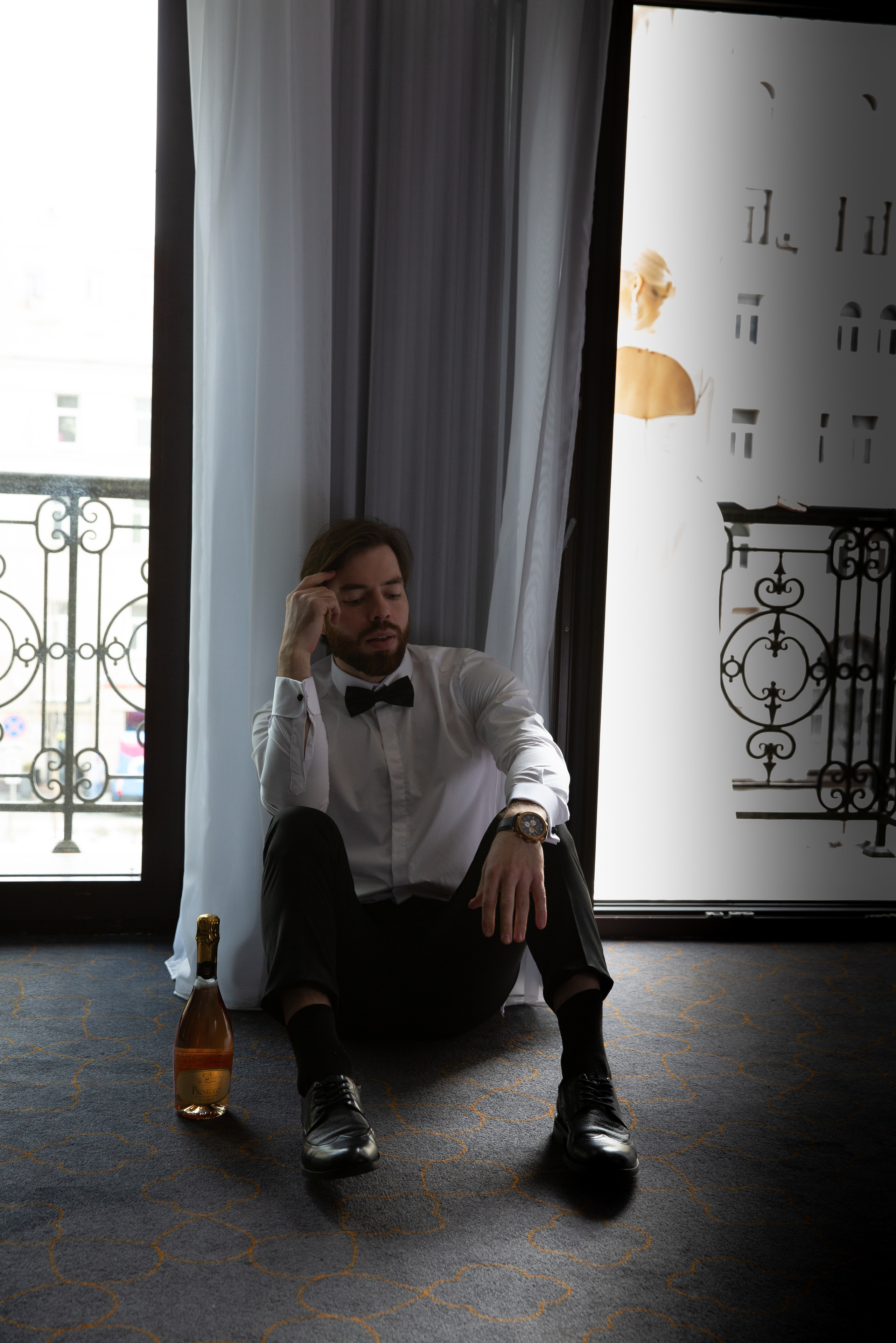 Wedding. Bride and groom — morning at the hotel. Visual artist, photographer Liana Darenskaya, Moscow