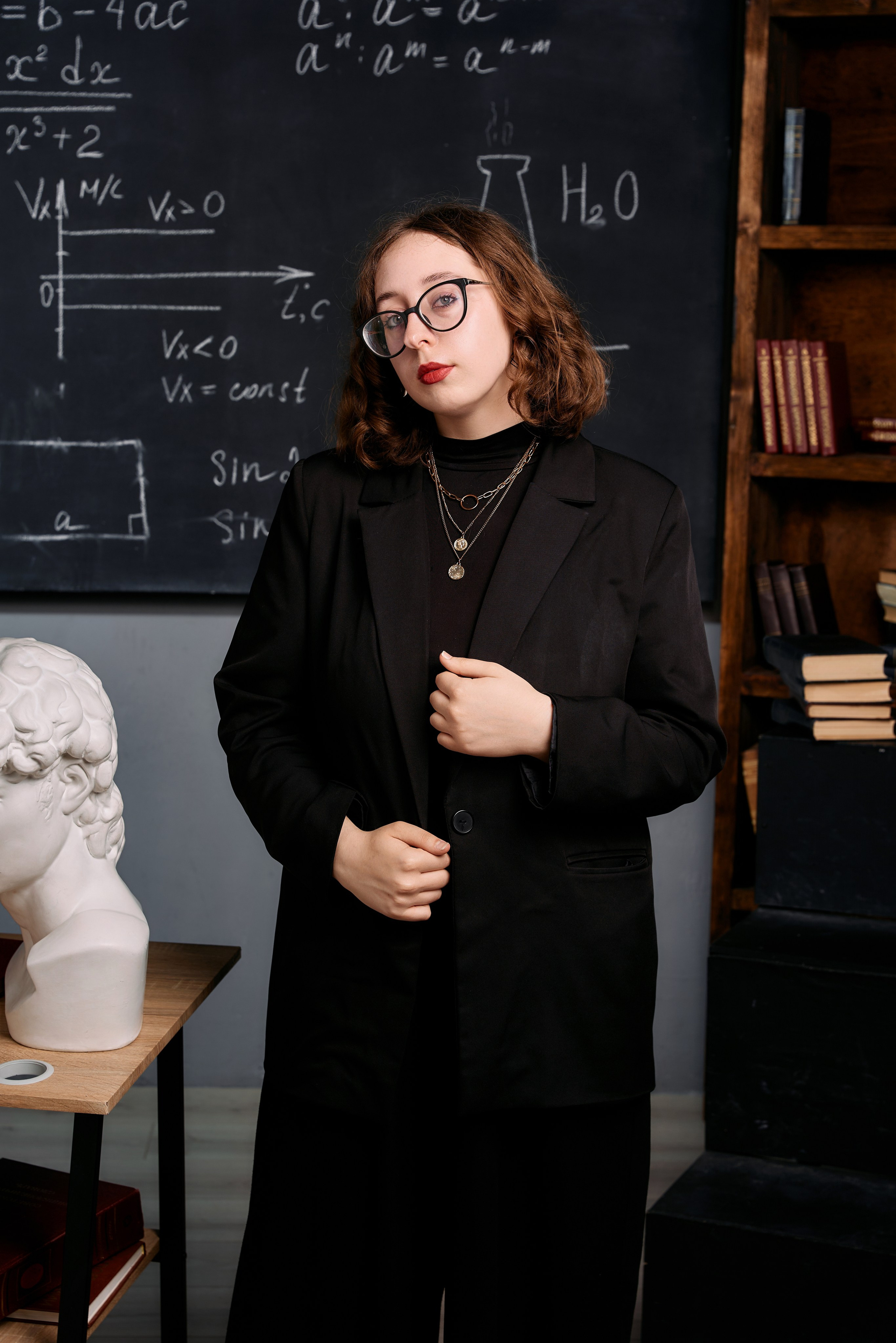 Выпускной альбом в Перми от 2700 ₽: смотрите примеры и заказывайте. Фотограф в Перми (Егор Гладких): цены, портфолио, гайды