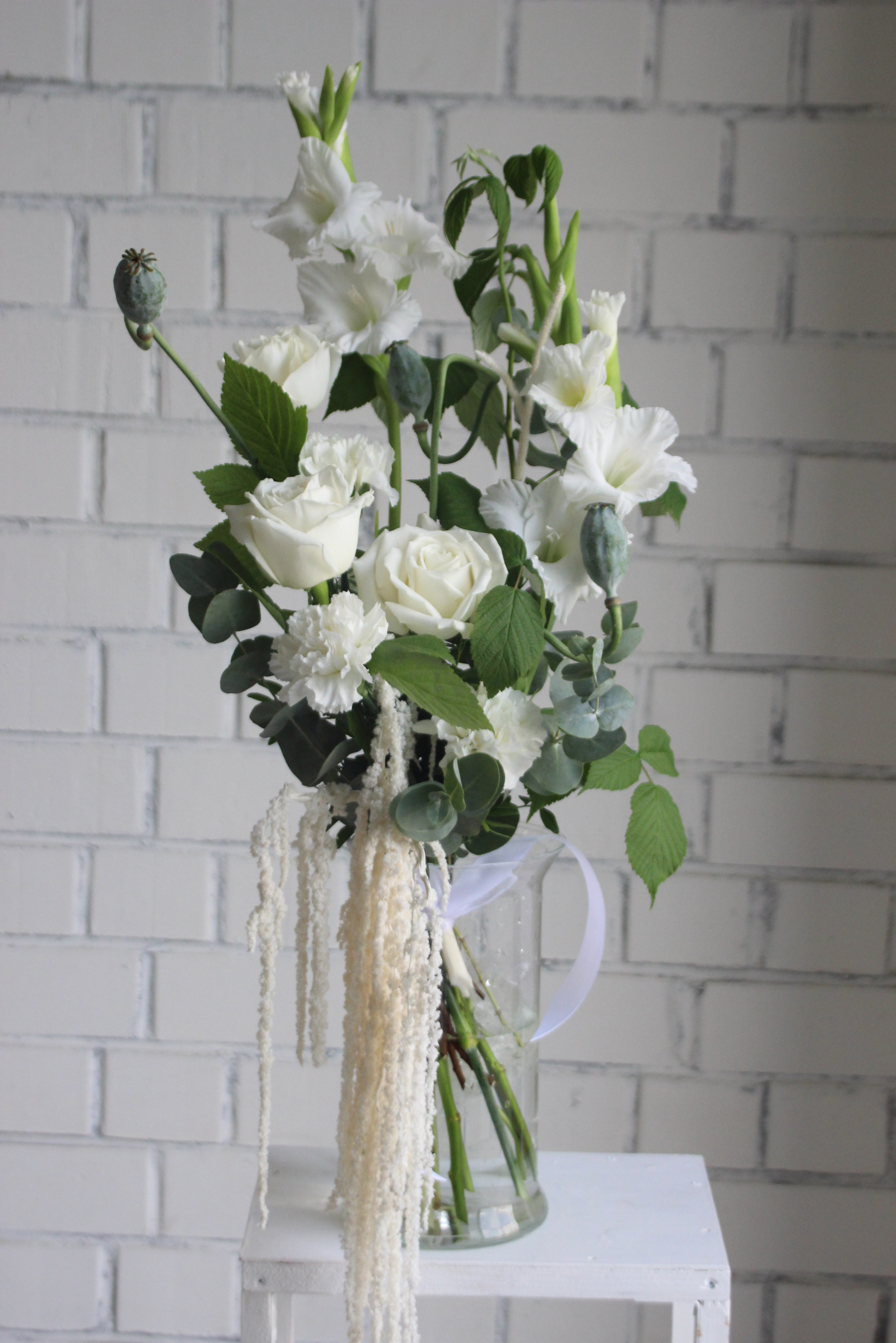 Бело-зеленая. Арт Букет- цветочный дом в Челябинске и Ревде