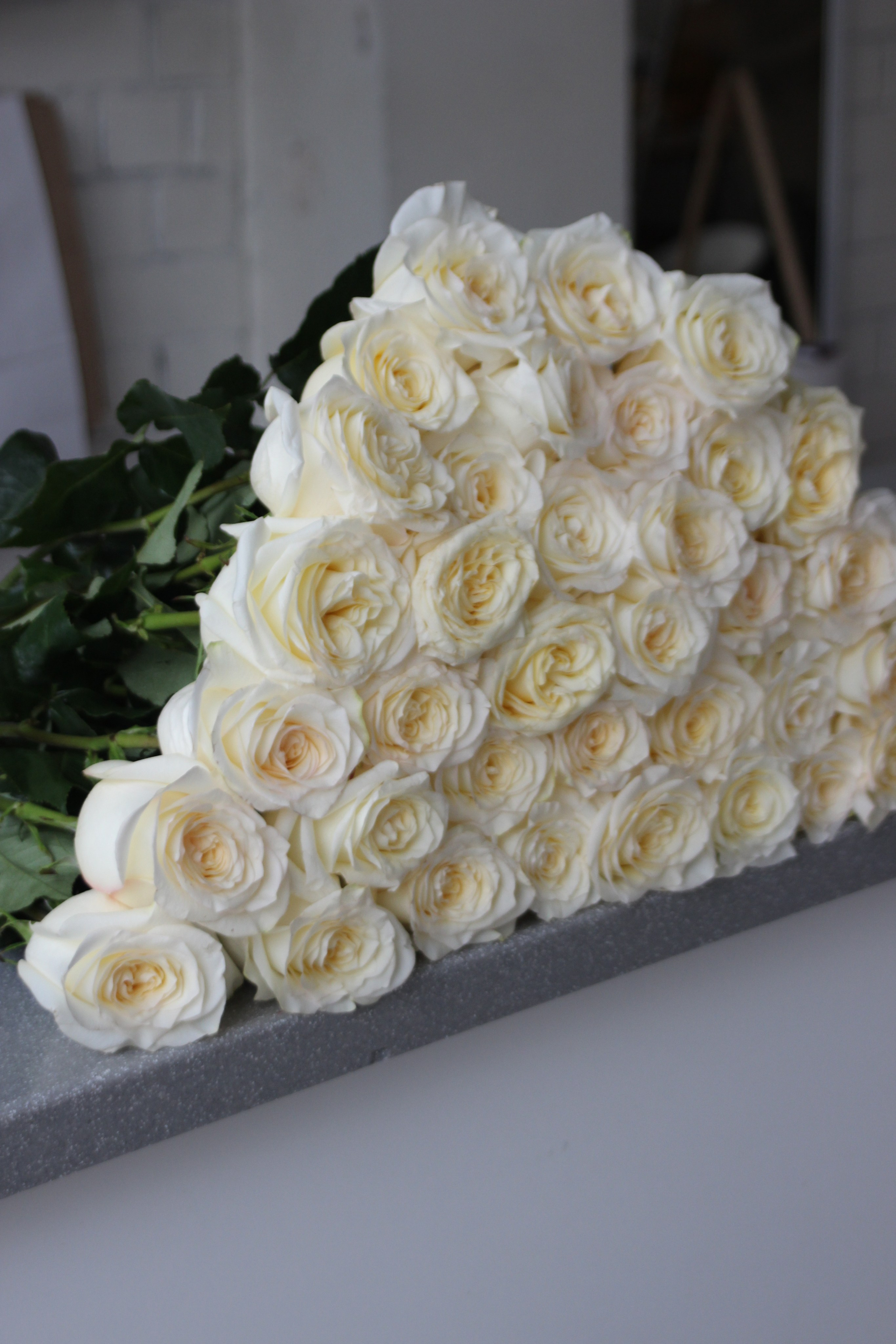 Бело-зеленая. Арт Букет- цветочный дом в Челябинске и Ревде