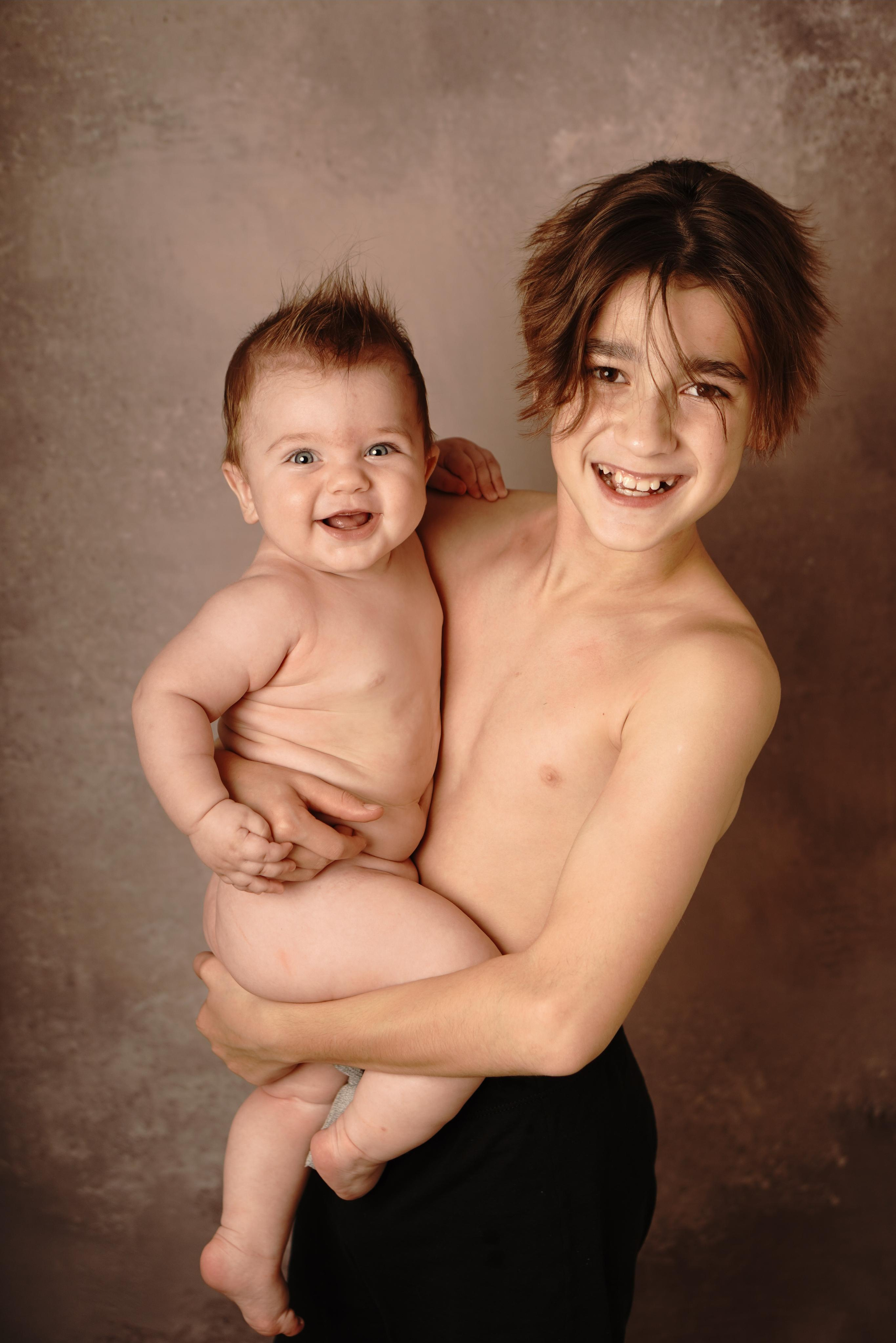 Фотограф новорожденных, беременности и семейных фотосессий в Томске