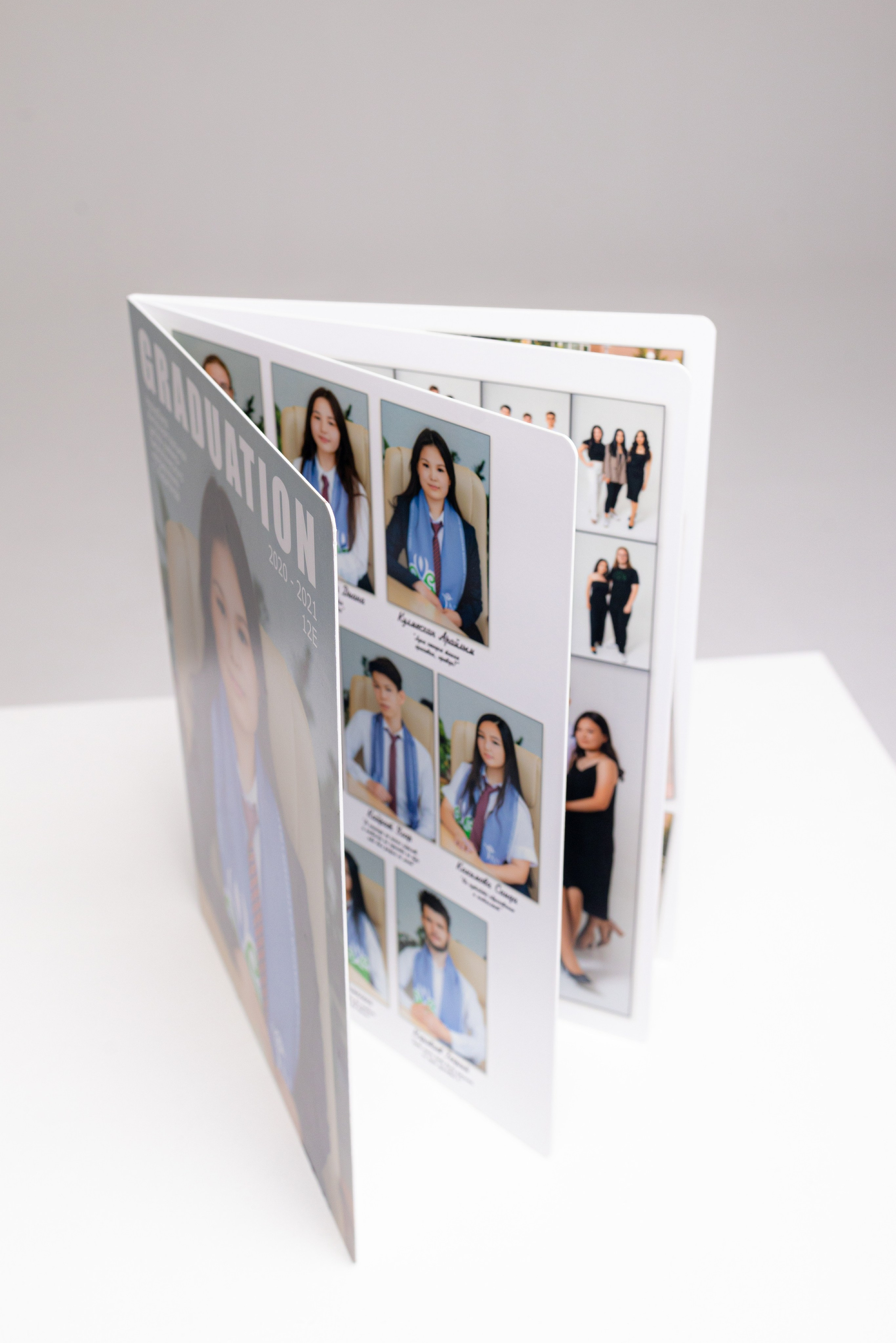 Алексей Баранов фотограф. Выпускной альбом. Виньетка. выпускной. Заказать школьный альбом в Караганде. Заказать выпускной альбом в Караганде. Караганда.  Портрет. групповые фото. Караганда. выпускное фото. выпускной 2026. выпускной 2027. выпускной 2028. оживающее фото. виньетка с оживлением. оживление. современный альбом. альбом. выпускные. садик выпускной. 1 класс. школьный портрет.  Счастливые лица студентов, эмоции радости и гордости, конец учебного года. Студенты. Школа. Каргу, Каргту. выпускной старших классов. 4 класс. выпускной 4 класс. школьная виньетка в Караганде. Выпускные фото в студии. съемка в студии. выпускная лента. Детская фотография. детский альбом. выпускной садика. 