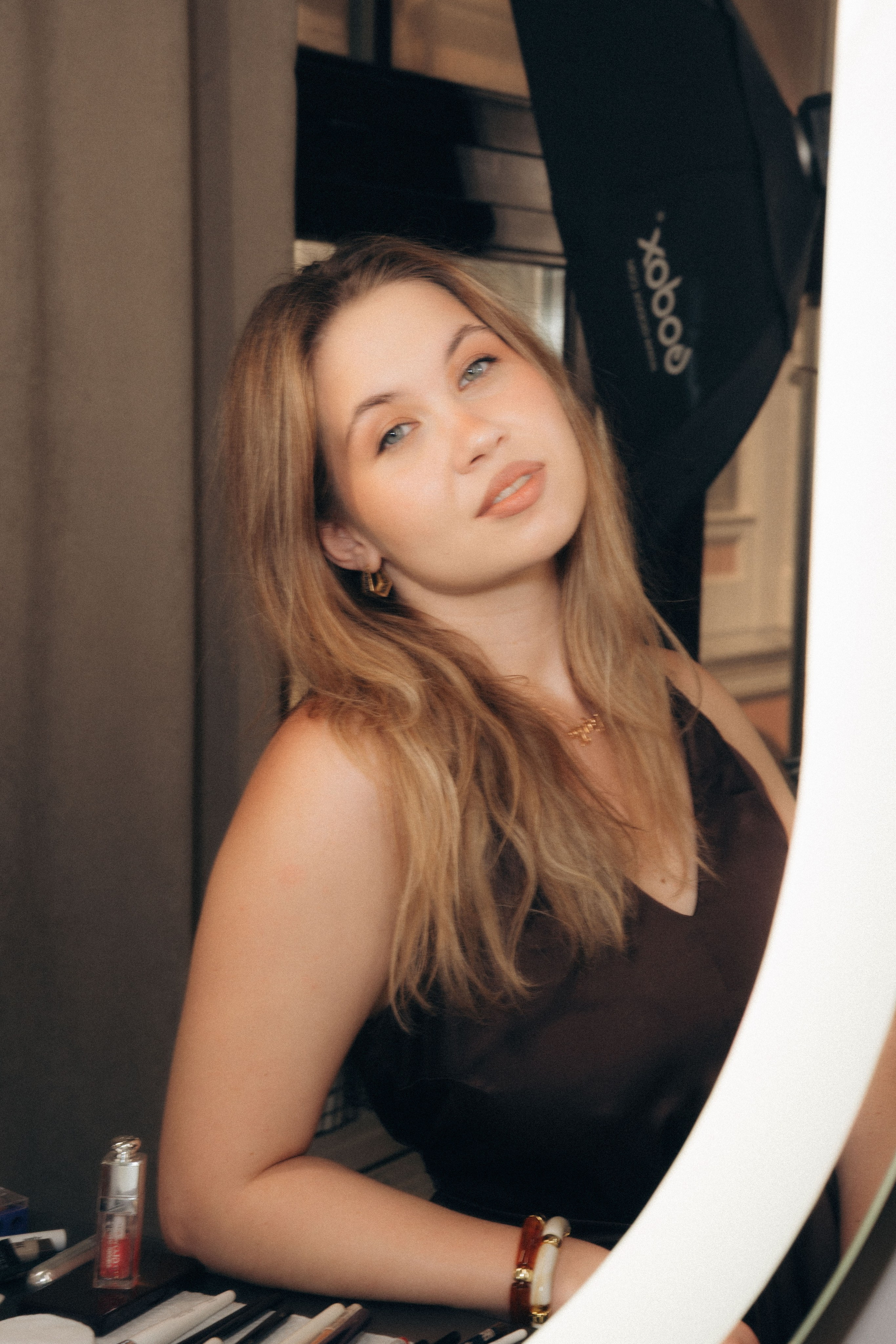 Контакты. Фотограф Гвоздева Варвара / Москва