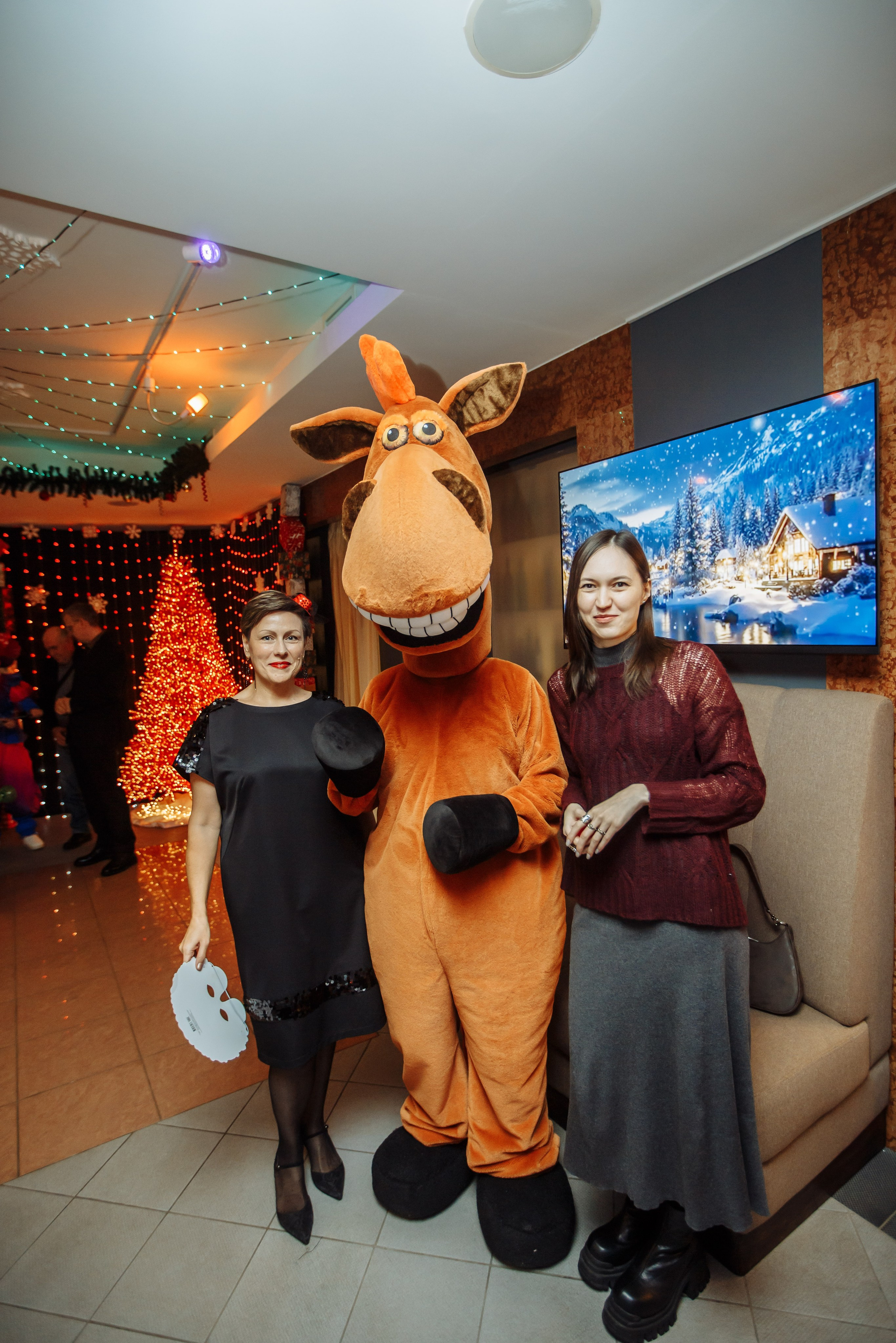 На корпоративе с конём, фото и видео съёмка доступна для бронирования на сайте ил в описании к видео