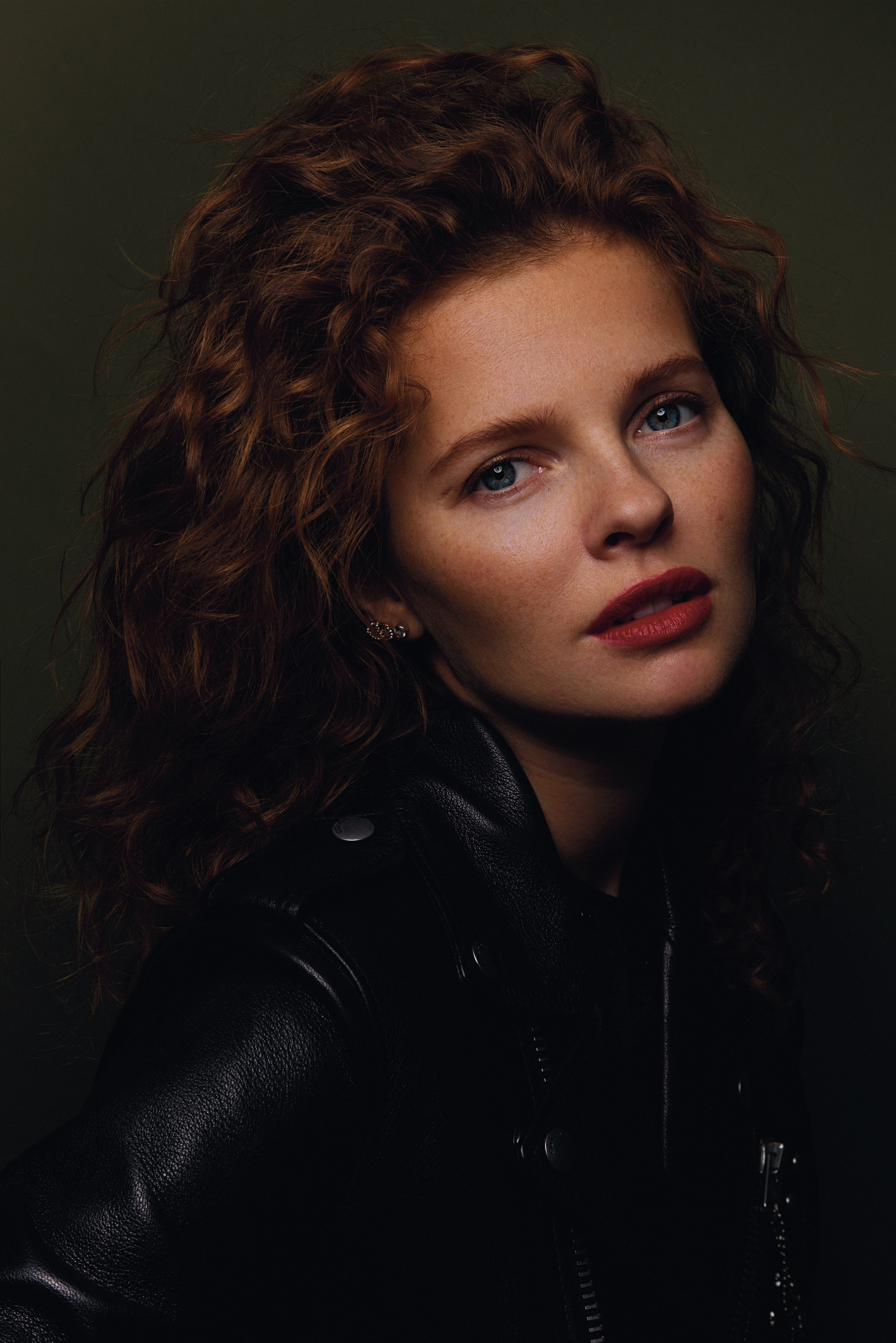 Вебинар по ретуши. Портретный фотограф в Москве Lelya Martian