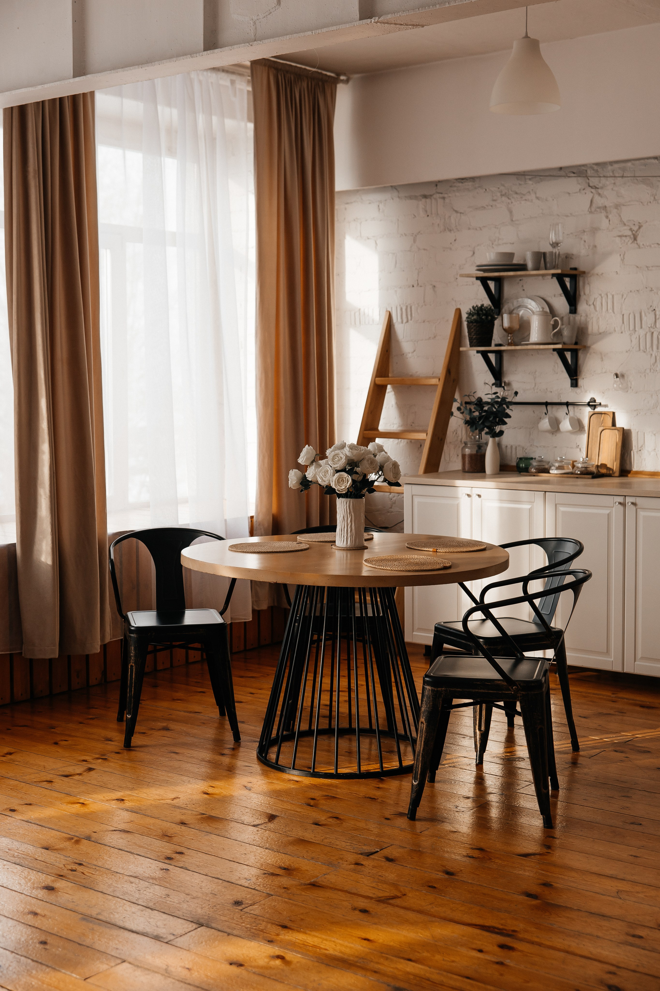 Фотостудия 220 — первая в Чите фотостудия, предназначенная для работы