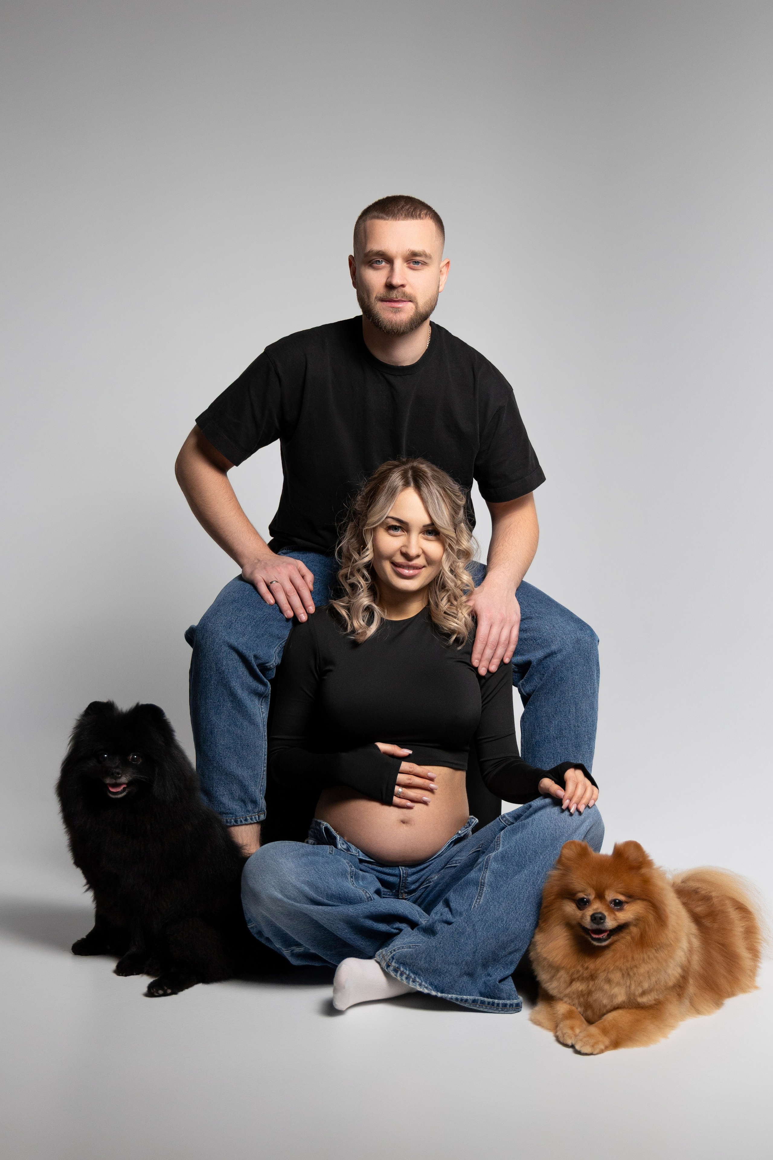 Стильная беременность в стиле black. Фотограф Марина Побединская