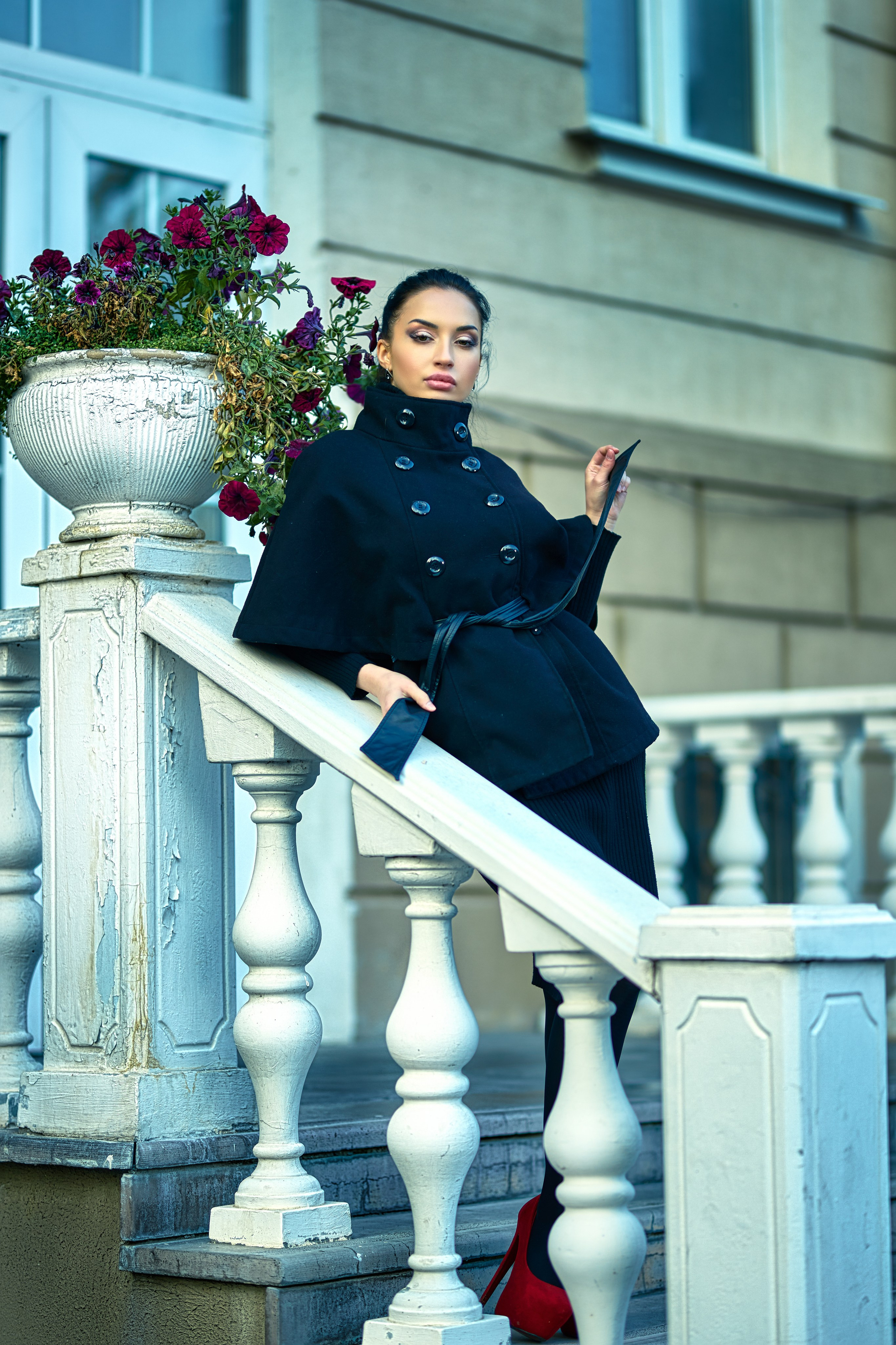 Прогулочная фотосессия в парке на лестнице