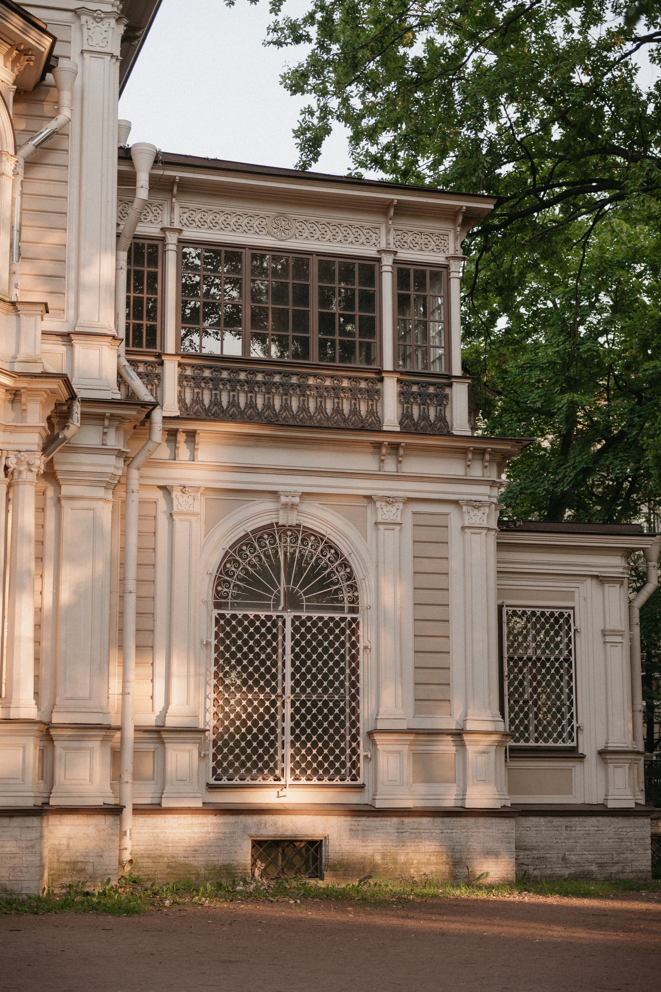 Лопухинский сад на Петроградской