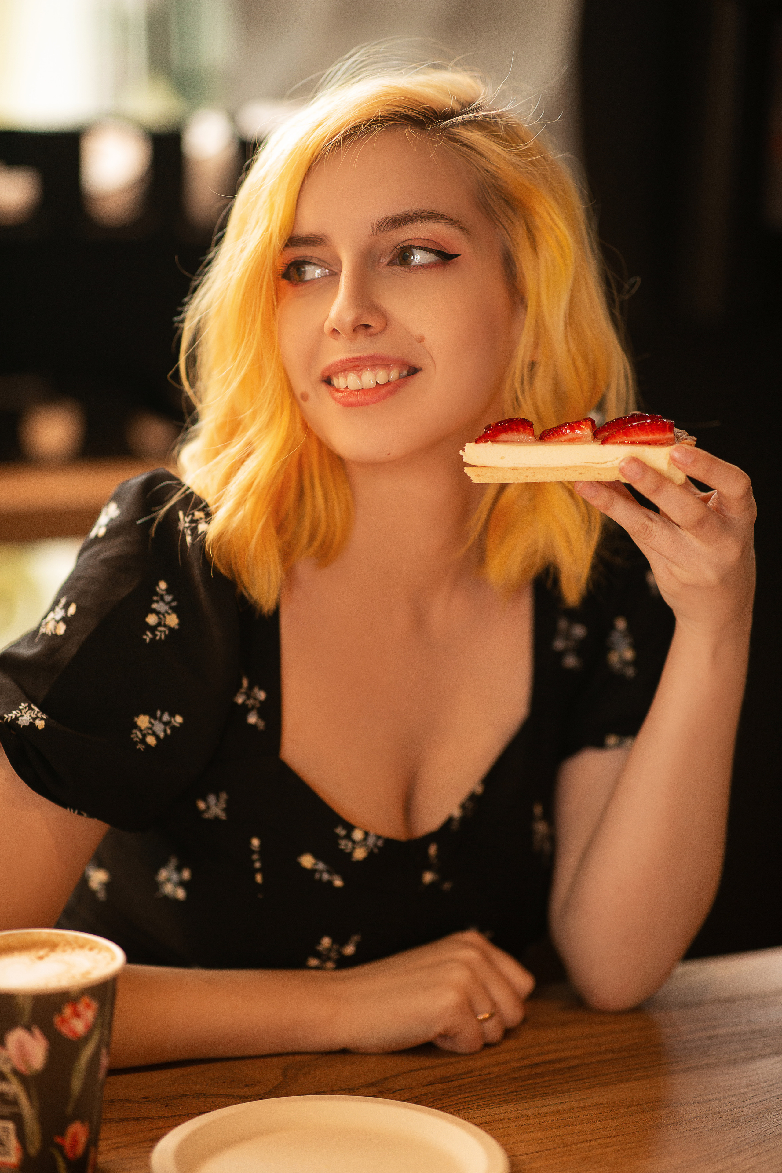 Контакты. Zukomi.ph