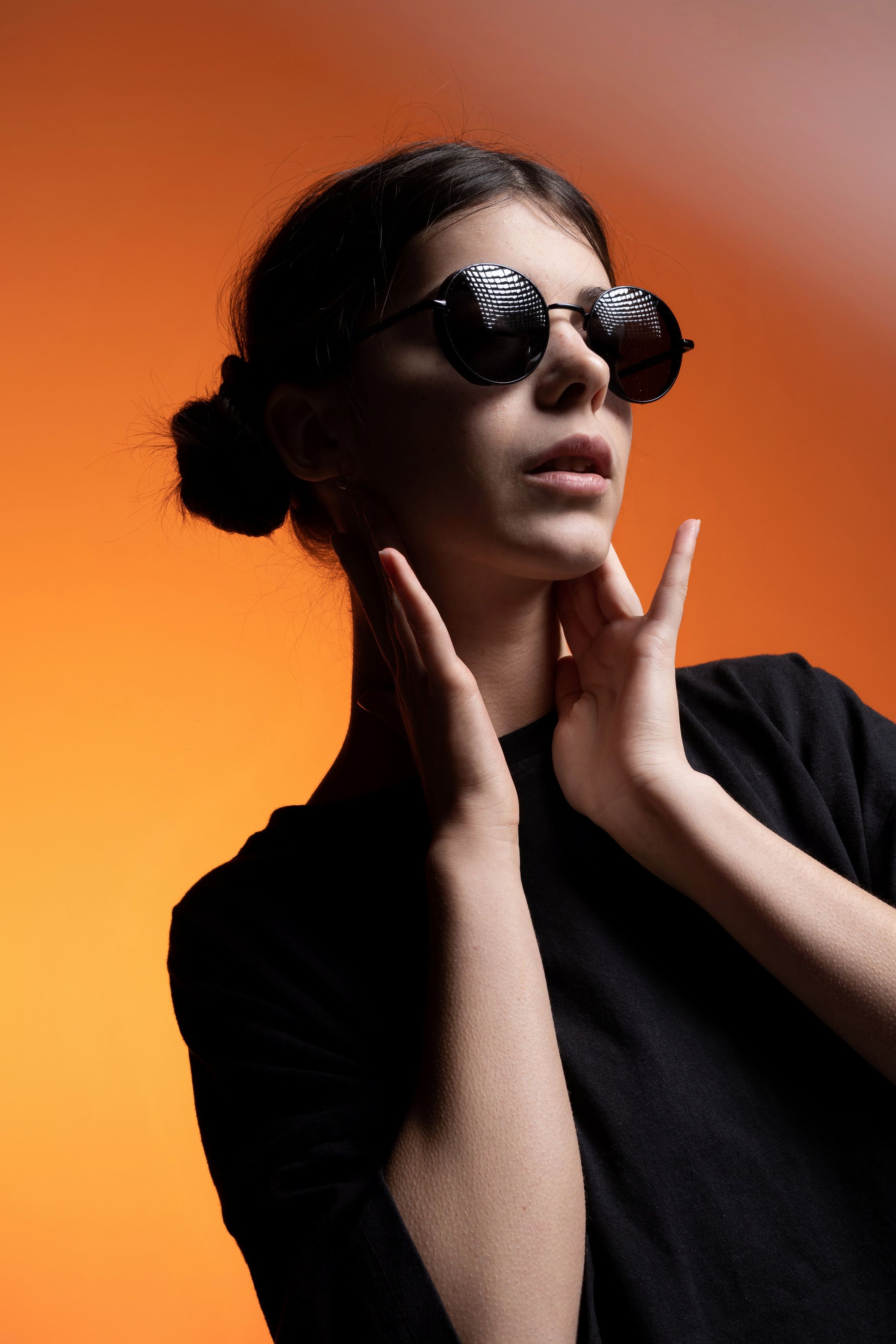 alt="Профессиональная портретная съемка в студии для бизнеса и личных нужд"