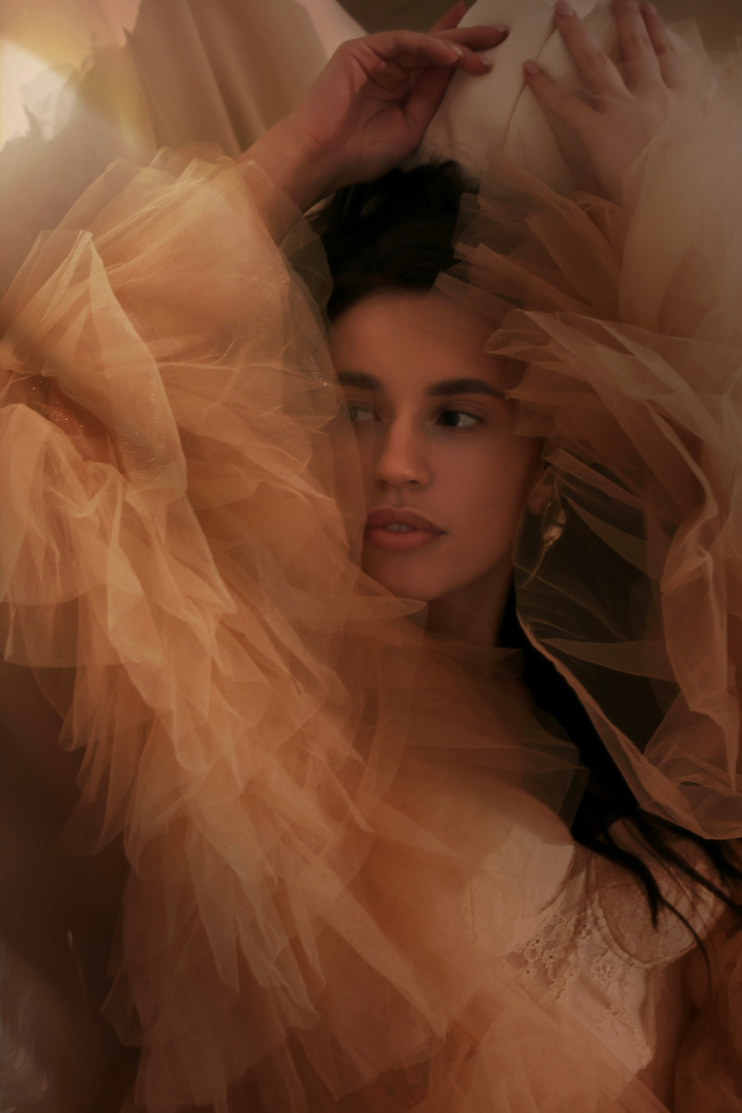 Фотограф для стильных съемок. Авторский взгляд на женскую красоту и характер. Творческая фотосессия с психологическим подходом. Портреты, которые подчеркивают уникальность. Атмосферная женская фотография в Москве. Портреты в стиле Pinterest и old money. Журнальная эстетика и авторская фотография. Минимализм и изысканность в каждом кадре.