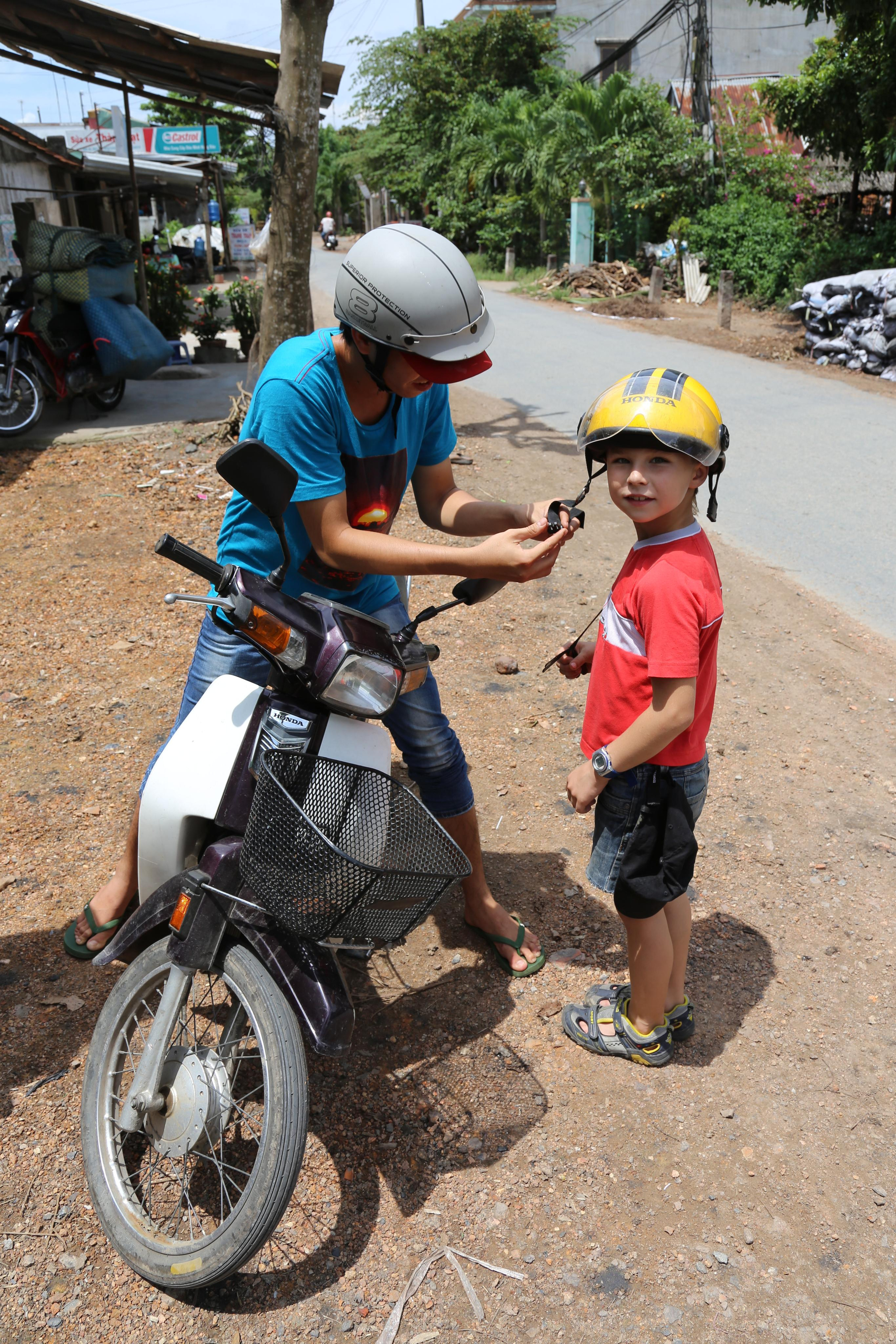 2013 — Камбоджа, Вьетнам. OneSnap