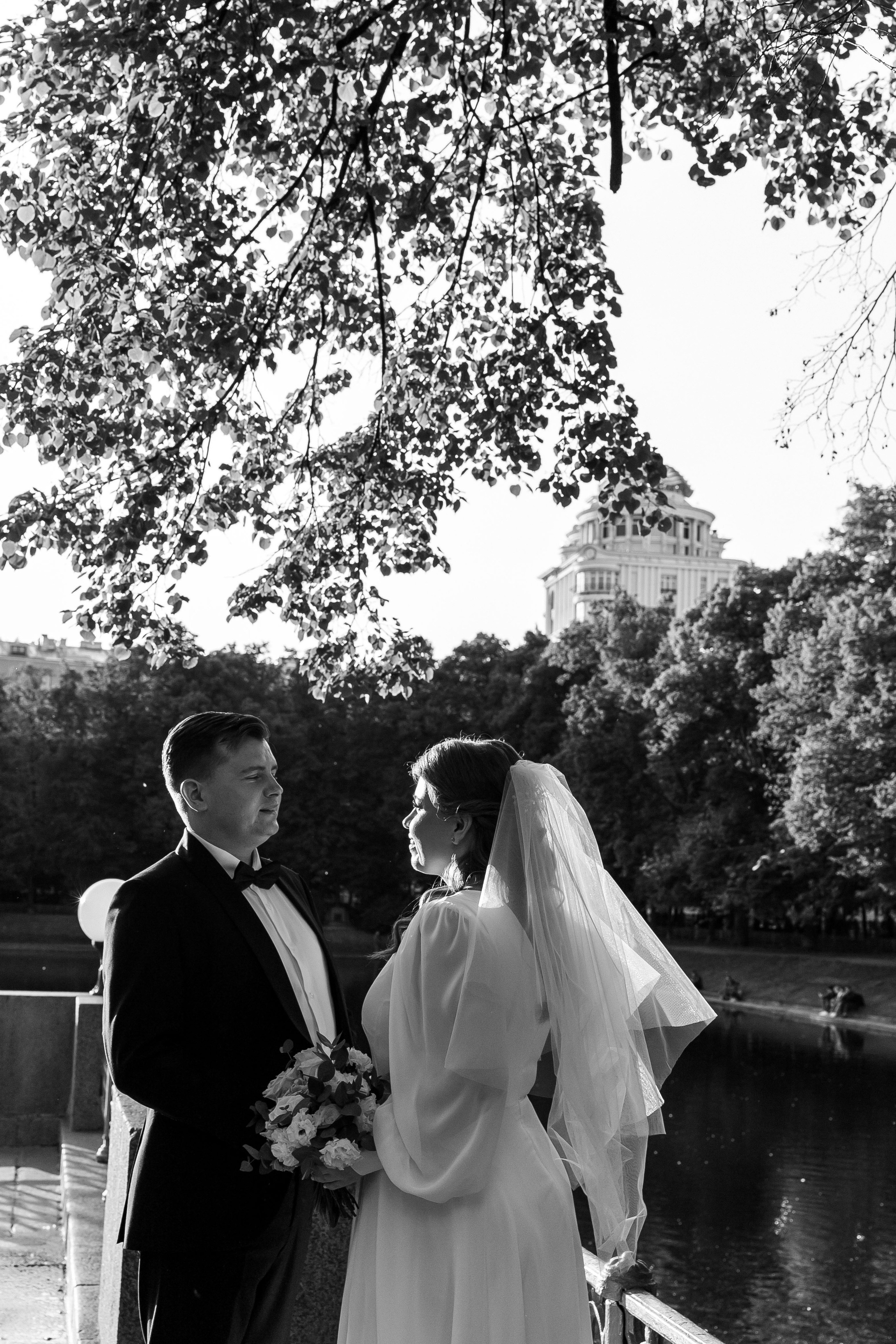 Лучшие локации для свадебной фотосессии в москве на природе в парке. Свадебный фотограф в Москве Элина Ларченкова. Фото, которые цепляют