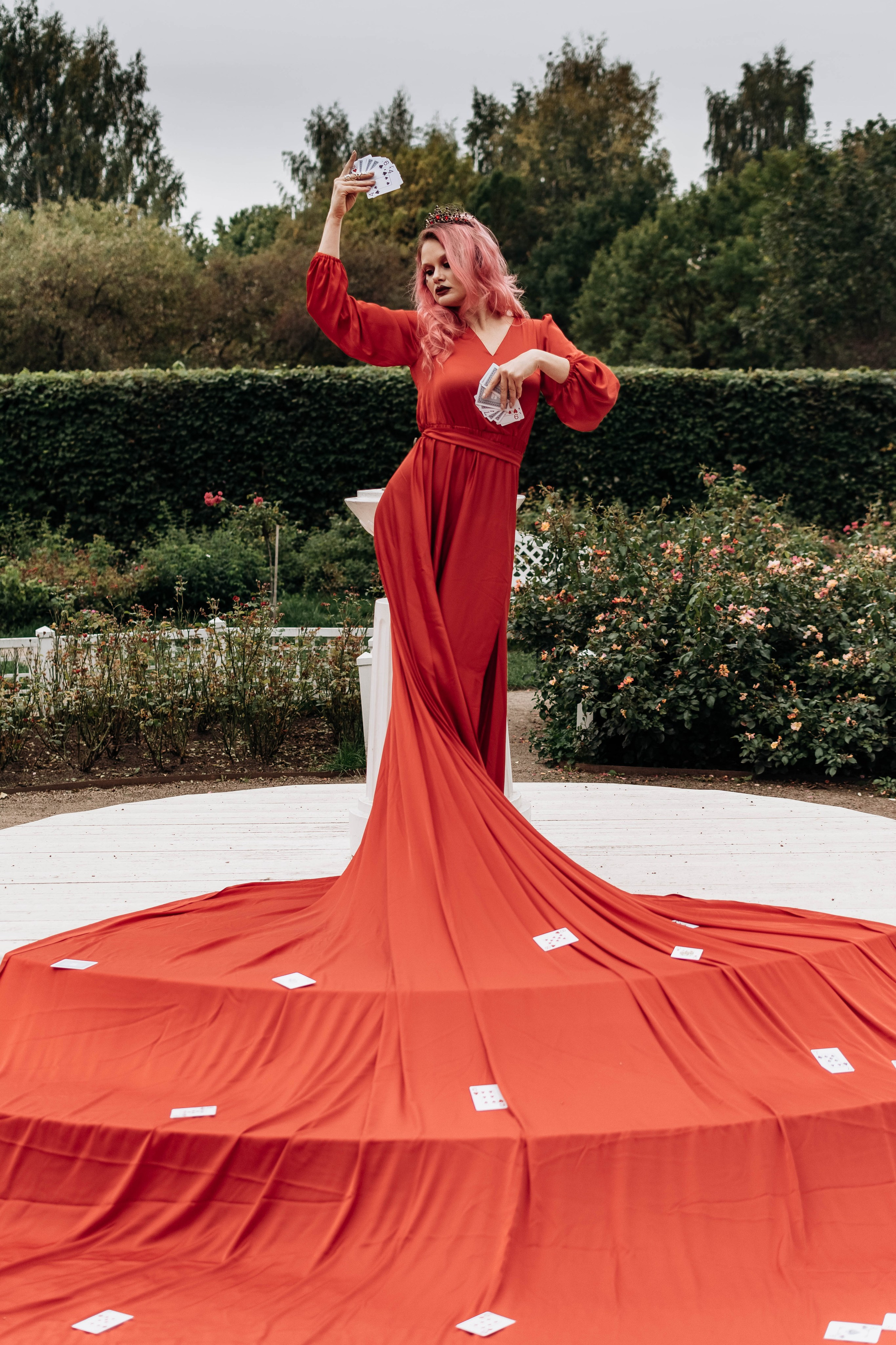 Красное платье с 8-ми метровым шлейфом. Фотограф в Москве и Щелково Люся Фоминых