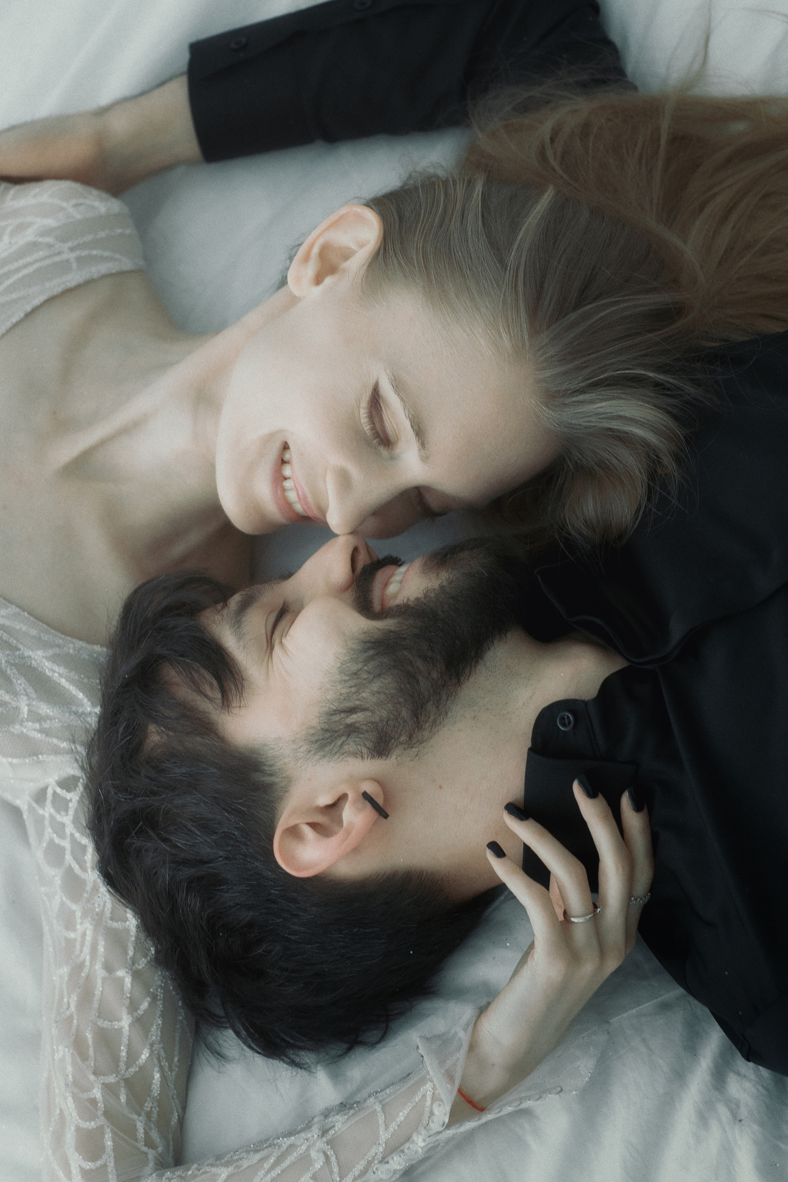 Свадебная фотосессия на кровати