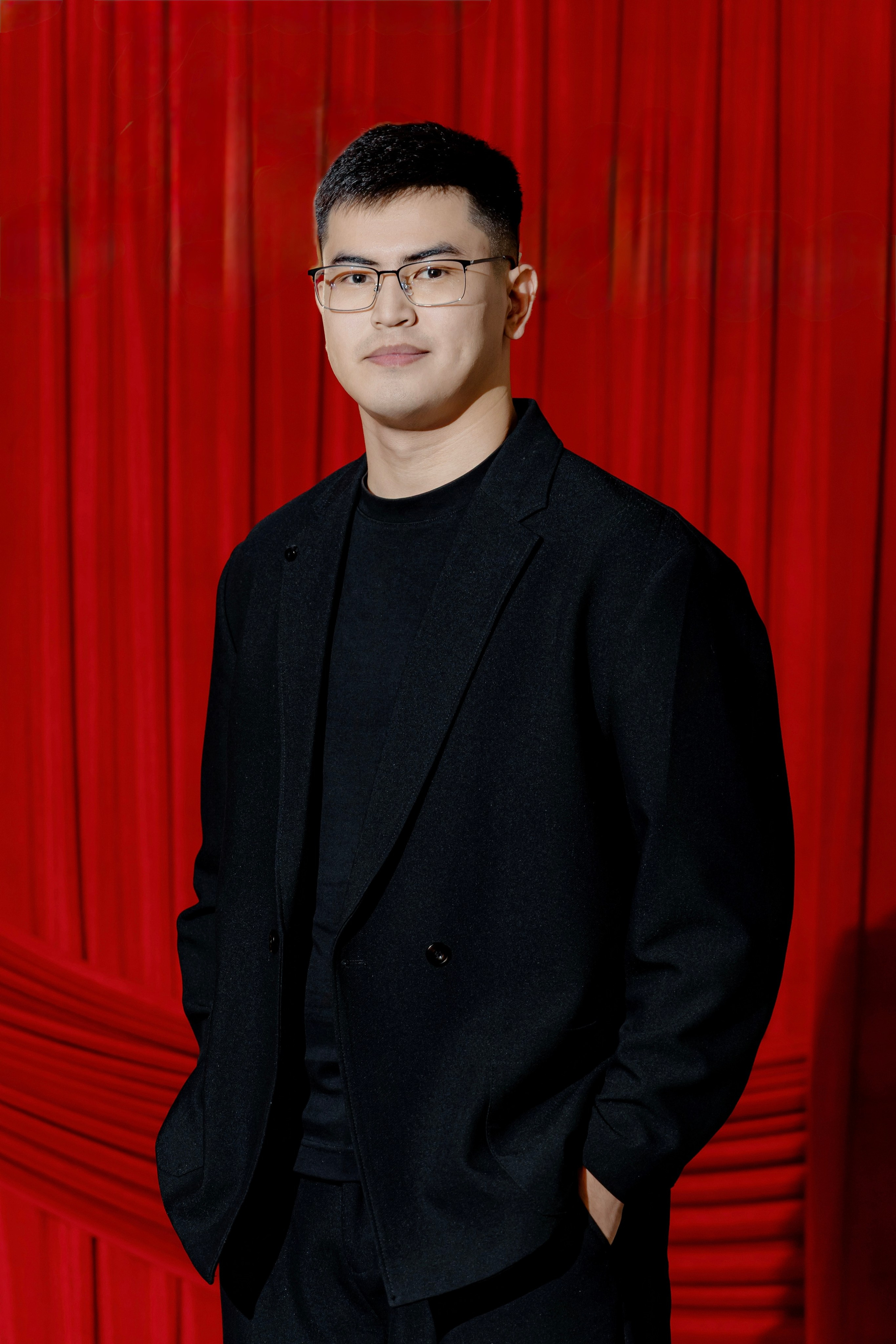 Контакты. Фотограф Ернар Ержанов