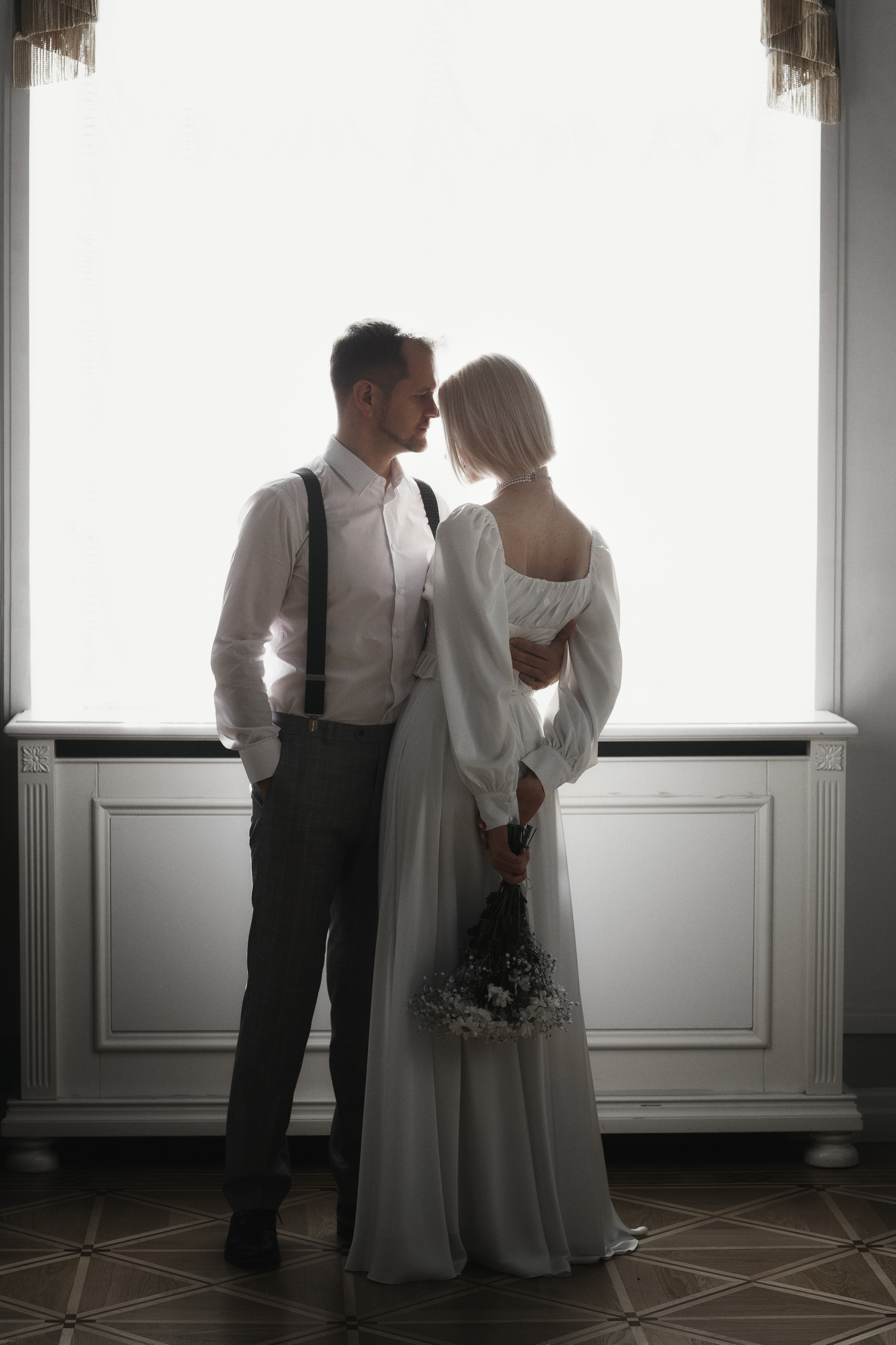 Фотосессия молодоженов в театре Я.Купалы