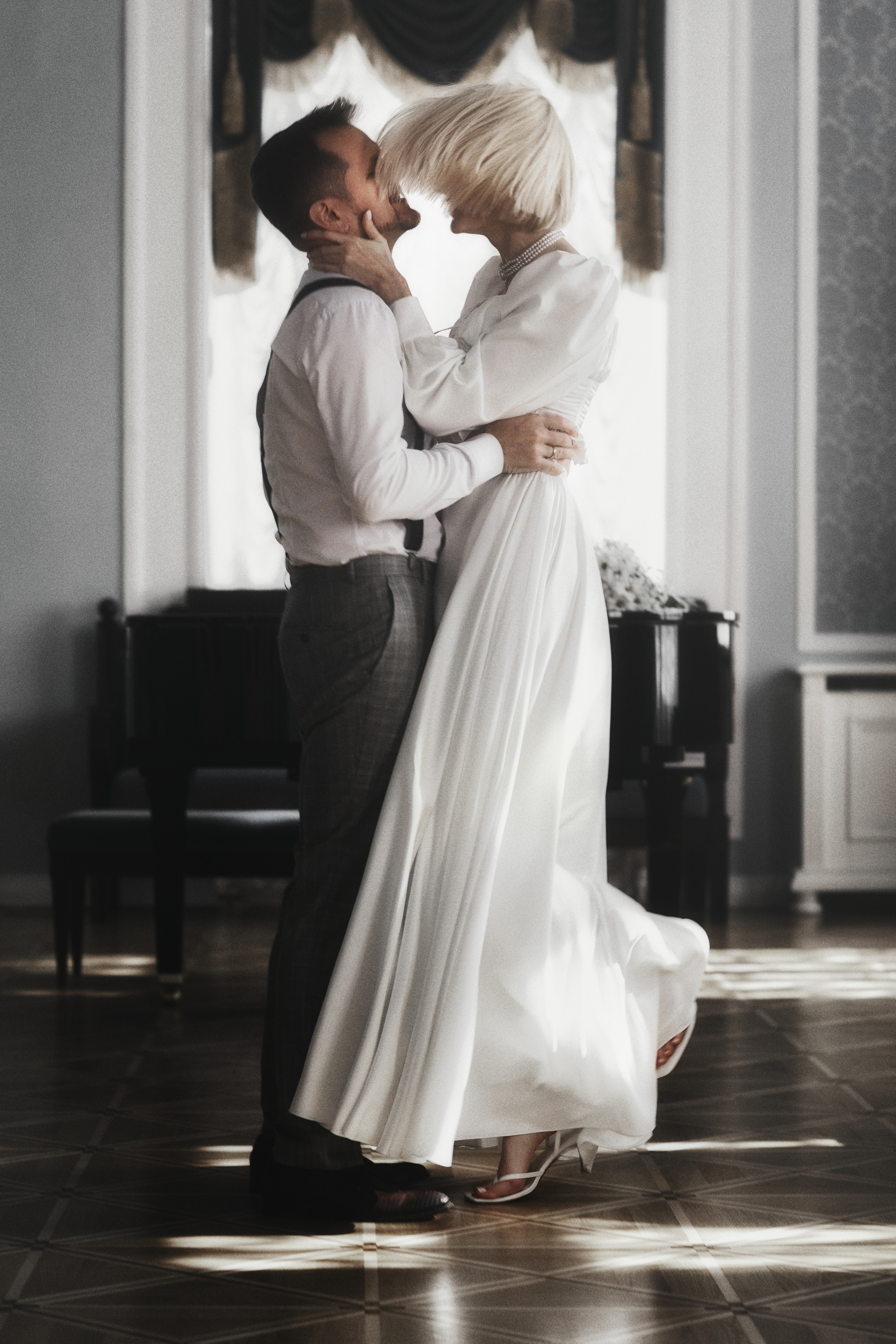 Фотосессия молодоженов в театре Я.Купалы