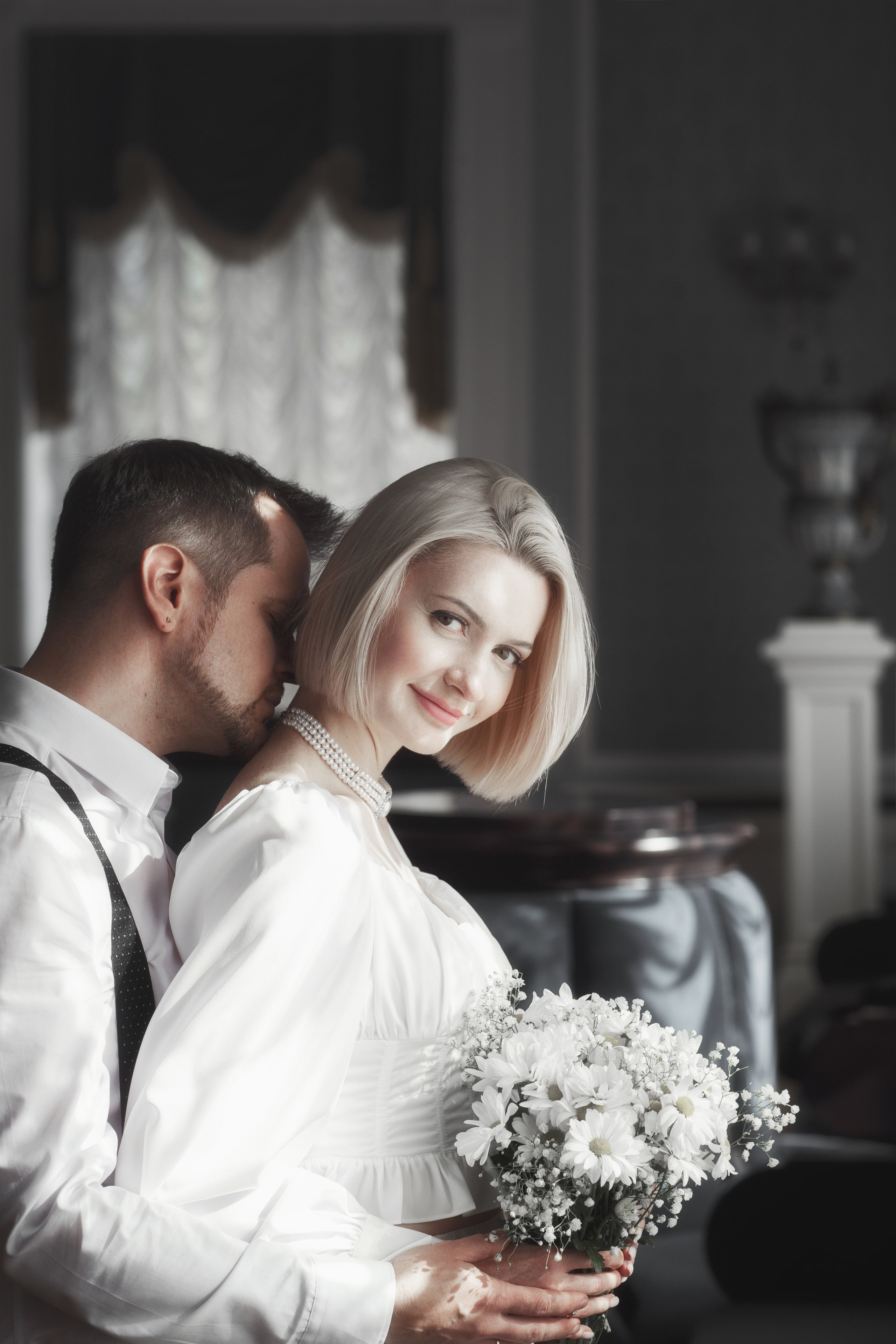 Фотосессия молодоженов в театре Я.Купалы