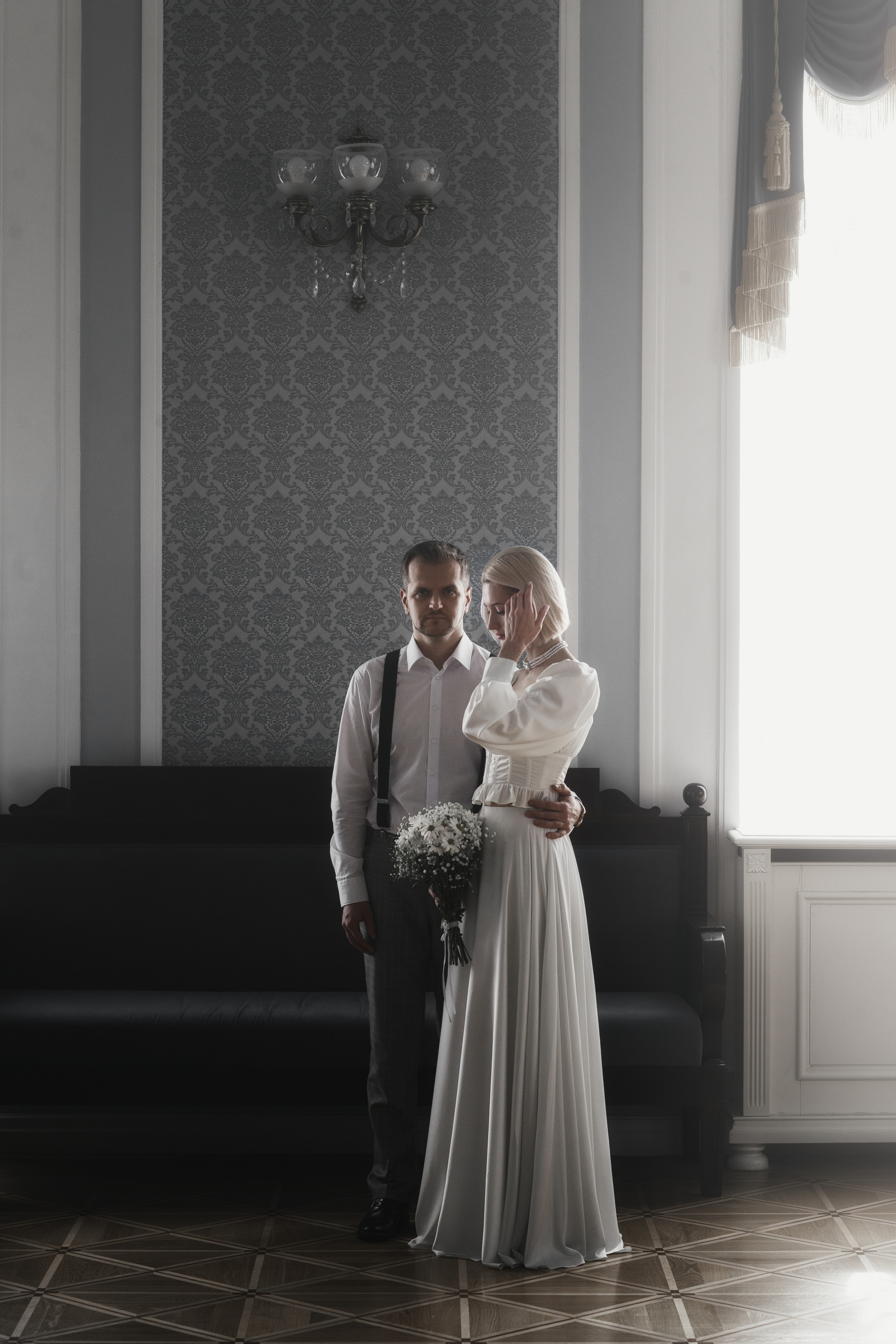 Фотосессия молодоженов в театре Я.Купалы