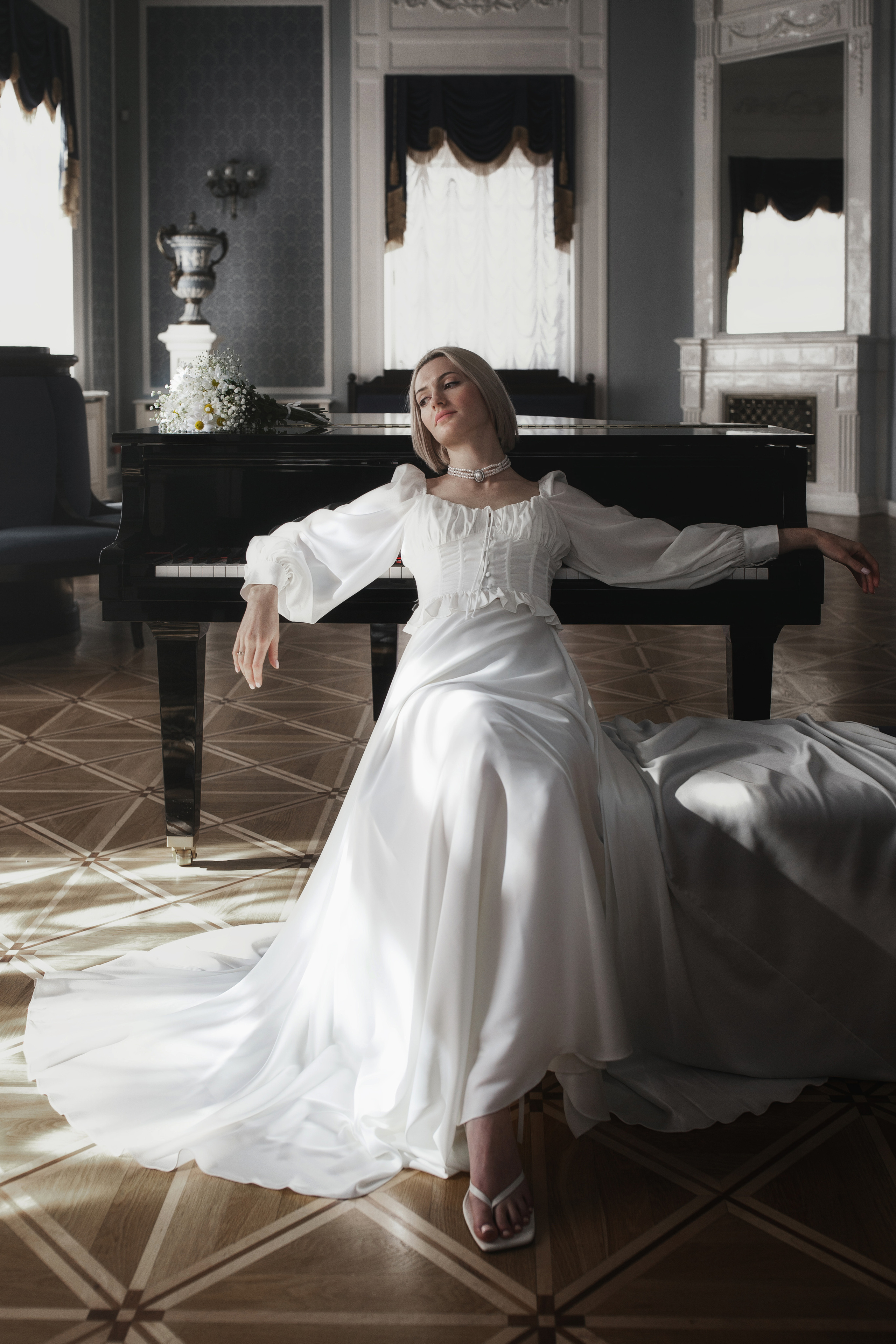 Фотосессия молодоженов в театре Я.Купалы