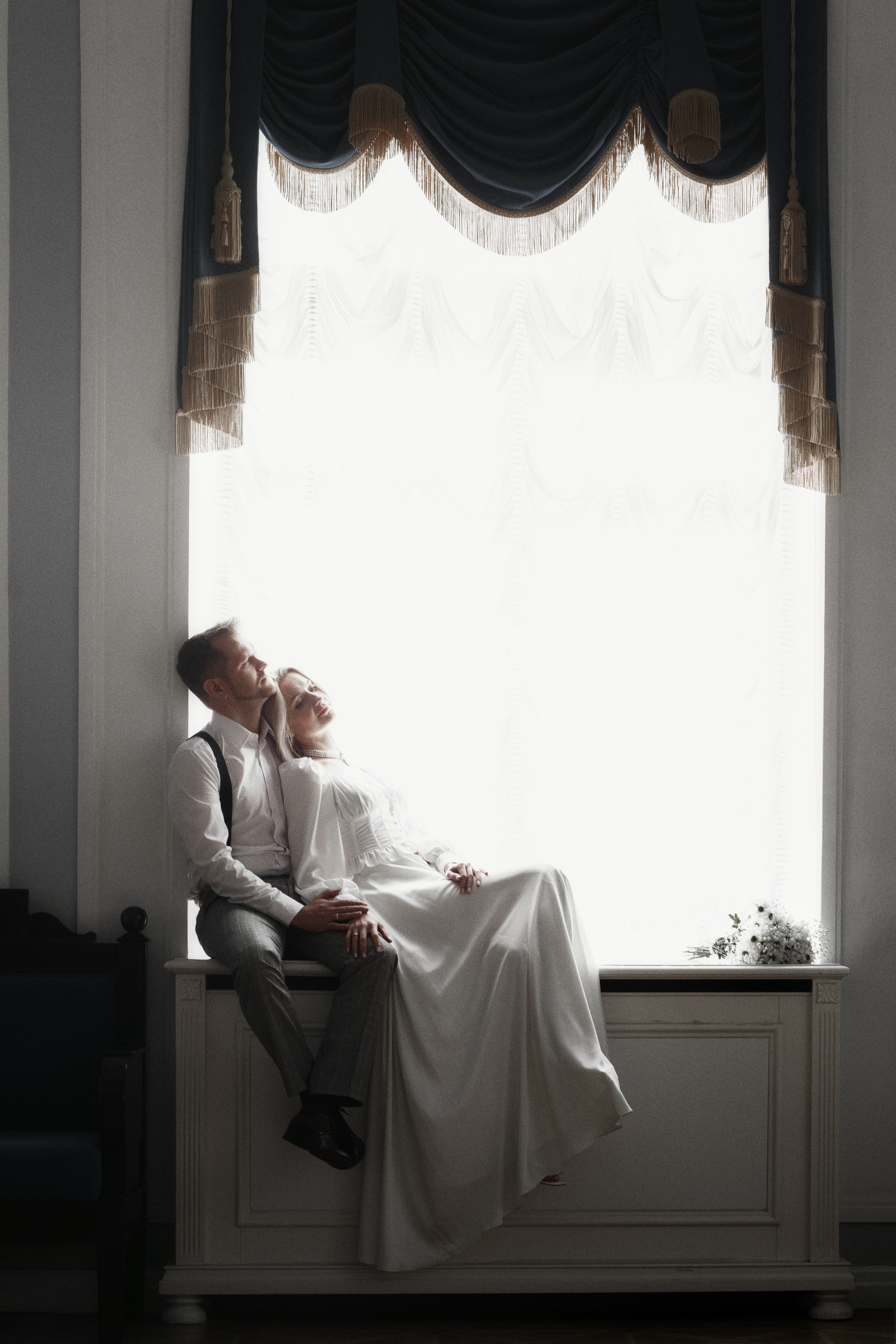 Фотосессия молодоженов в театре Я.Купалы