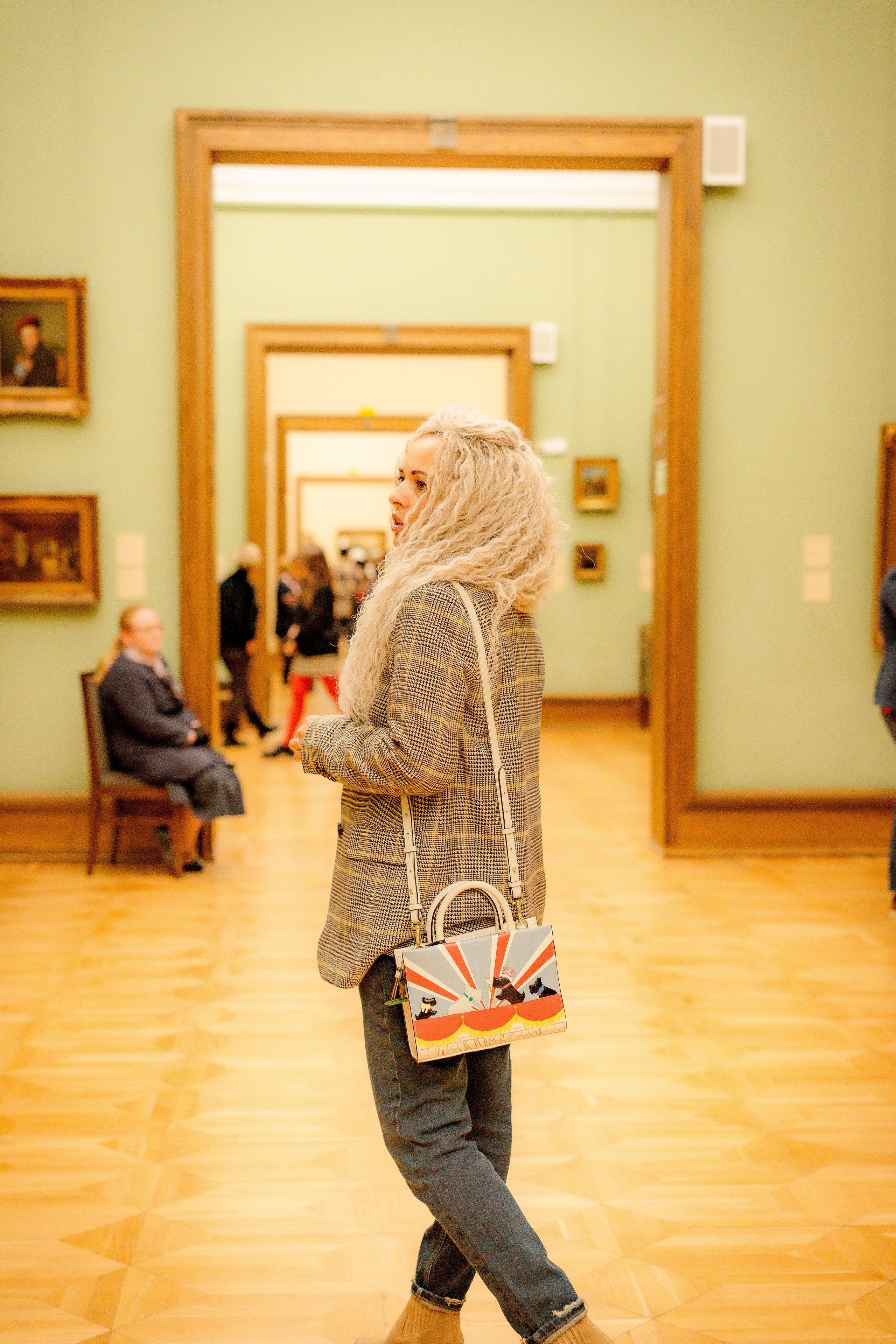 Марина и Третьяковская галерея. Портретный и семейный фотограф в Москве/Видное