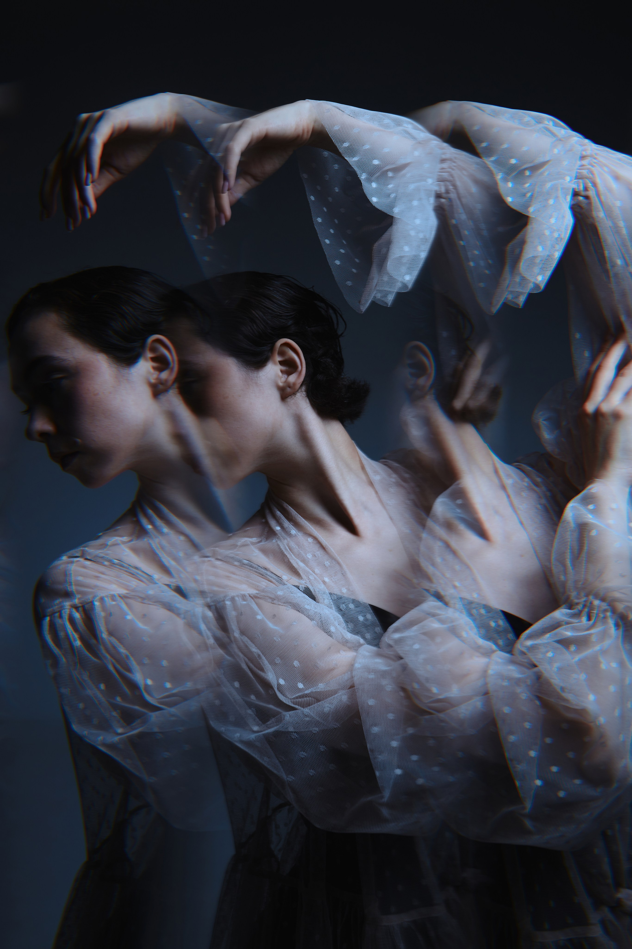 Фотосессия в образе балерины в платье сетка СИНИОКО. Одежда из Санкт-Петербурга СИНИОКО