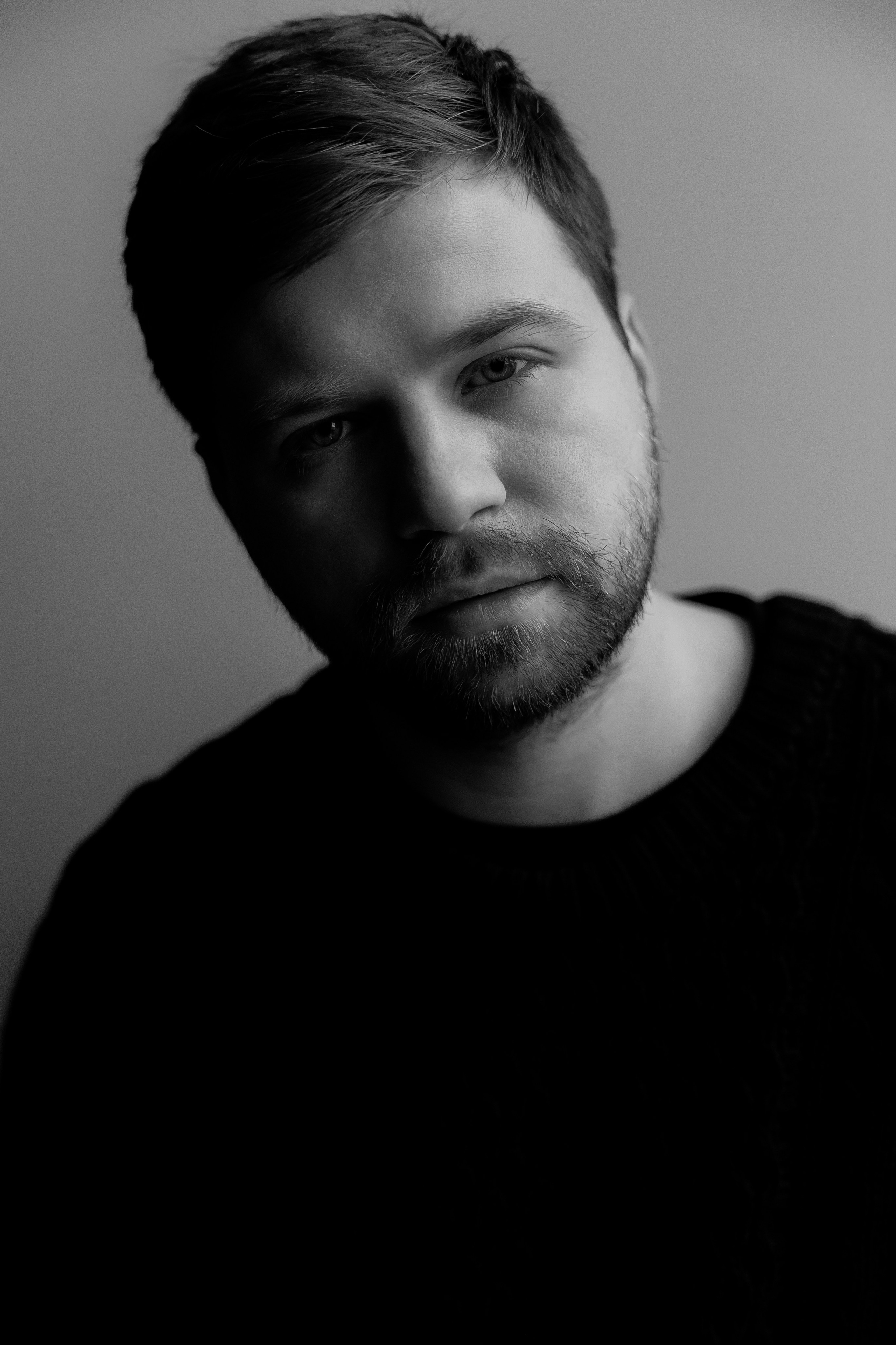 Контакты. Фотограф Артем Утешев