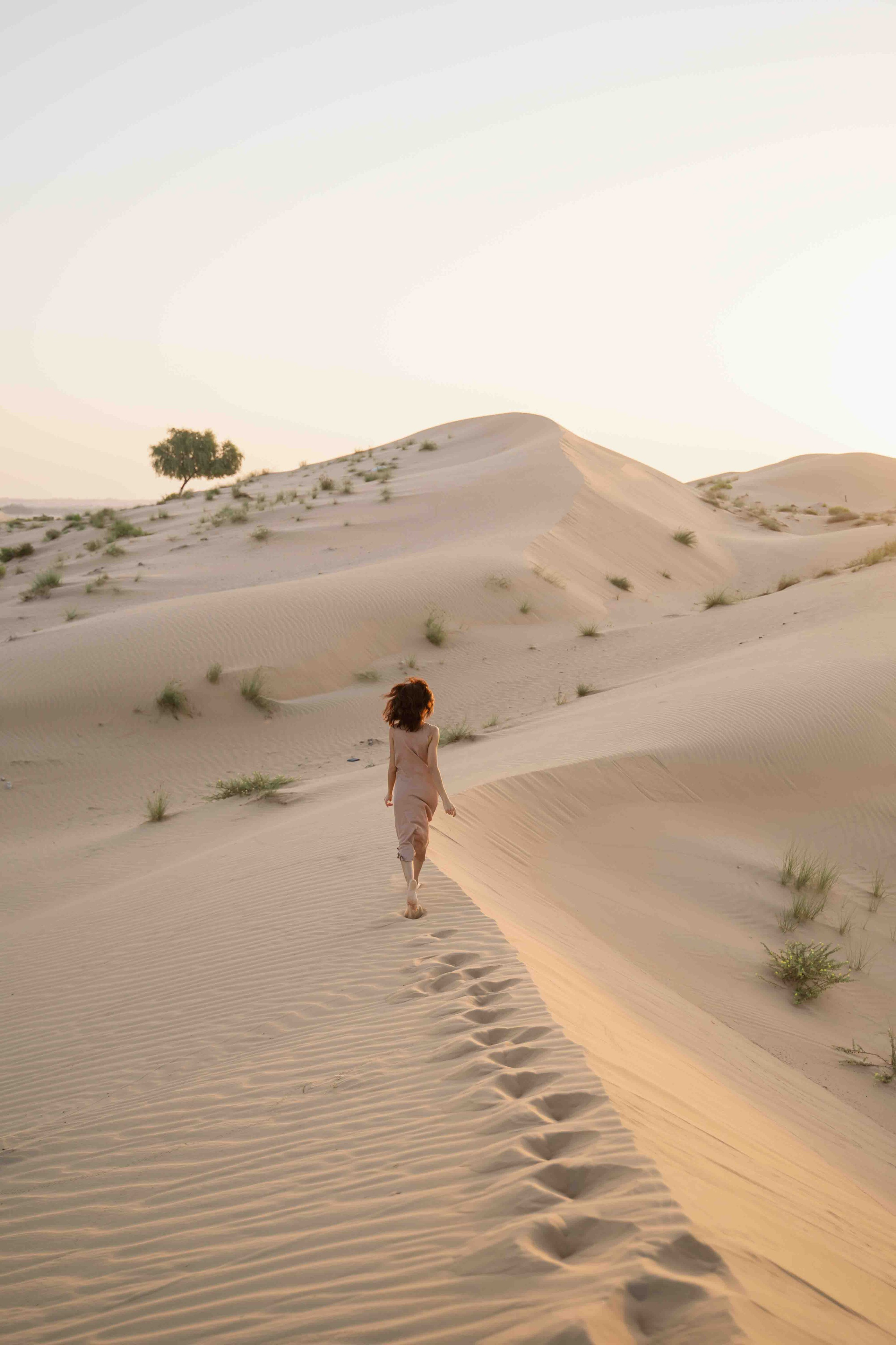 Individual photoshoot at&nbsp;sunset in&nbsp;Abu Dhabi desert